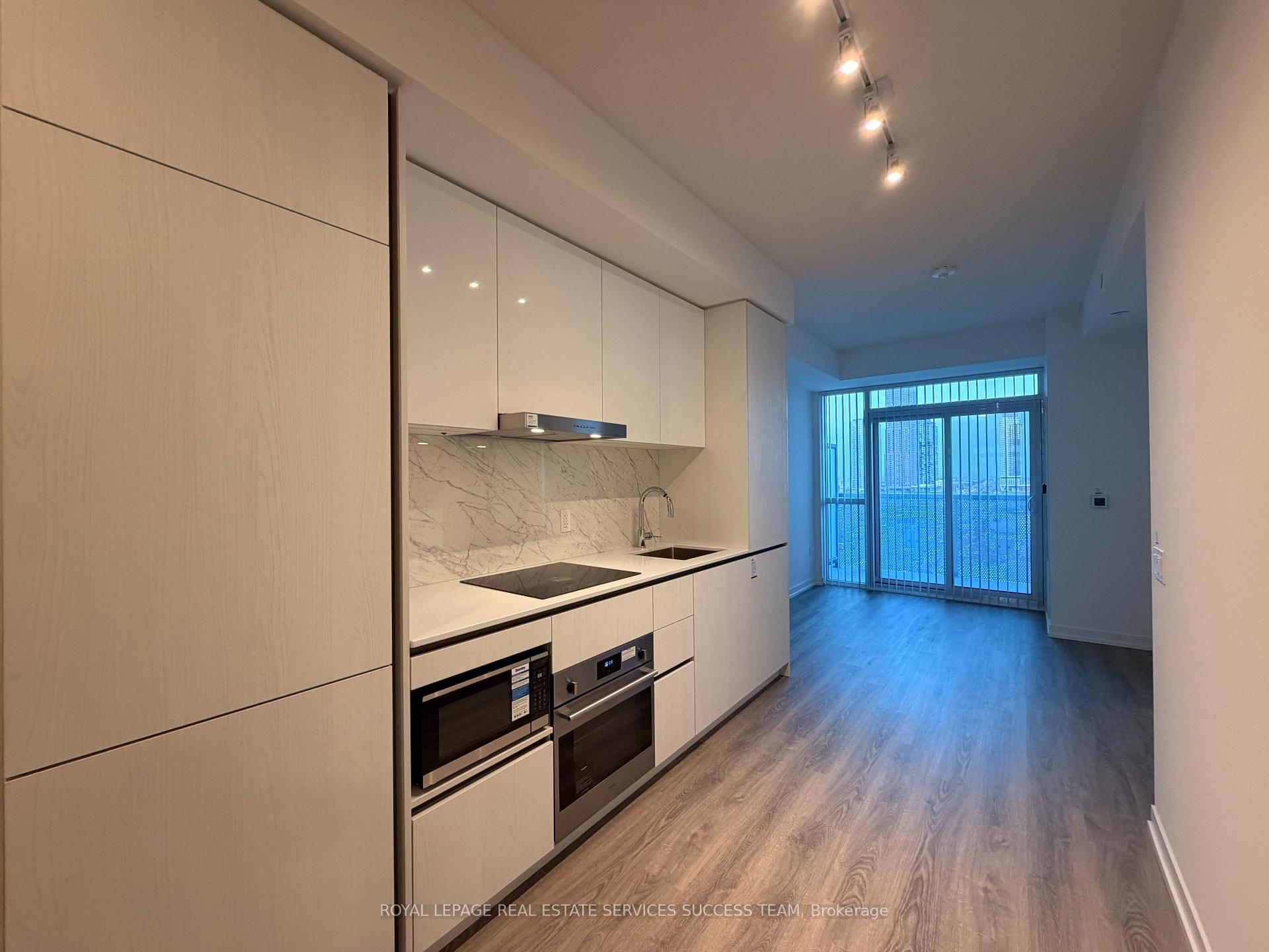 Photo 2 of Unit 1107, 8 Interchange Way, Vaughan, Vaughan Corporate Centre — HOMEH