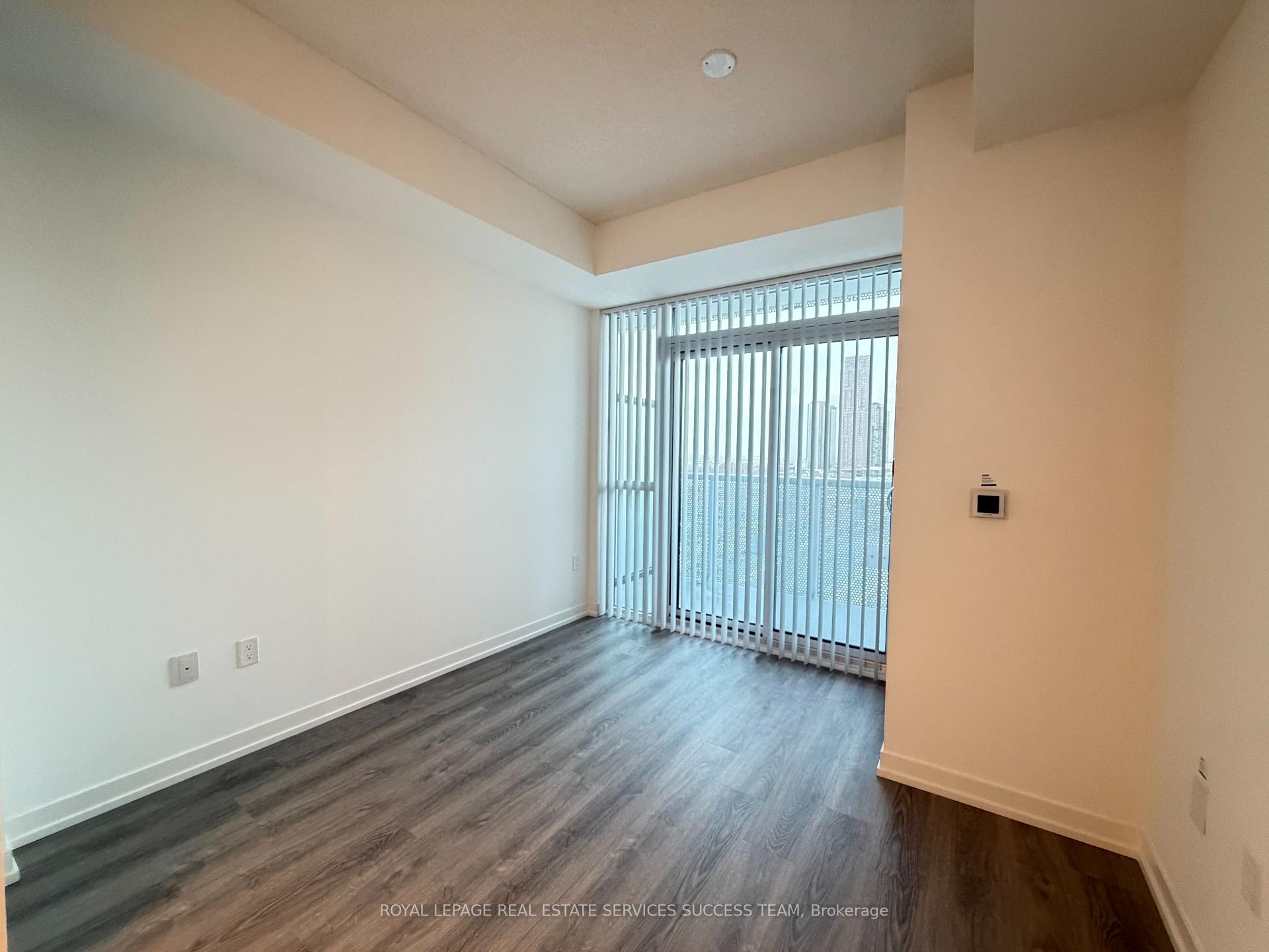 Photo 8 of Unit 1107, 8 Interchange Way, Vaughan, Vaughan Corporate Centre — HOMEH