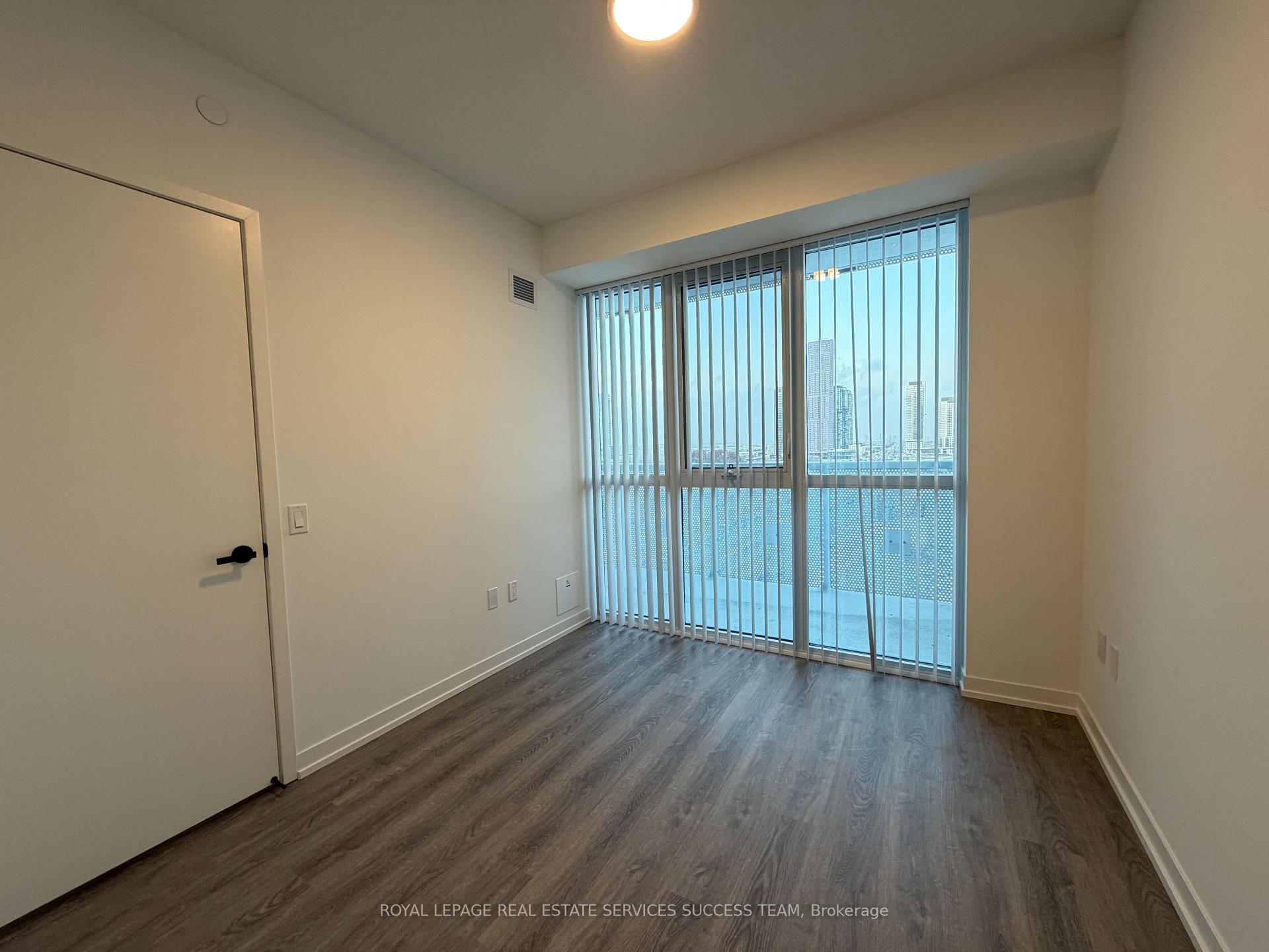 Photo 9 of Unit 1107, 8 Interchange Way, Vaughan, Vaughan Corporate Centre — HOMEH
