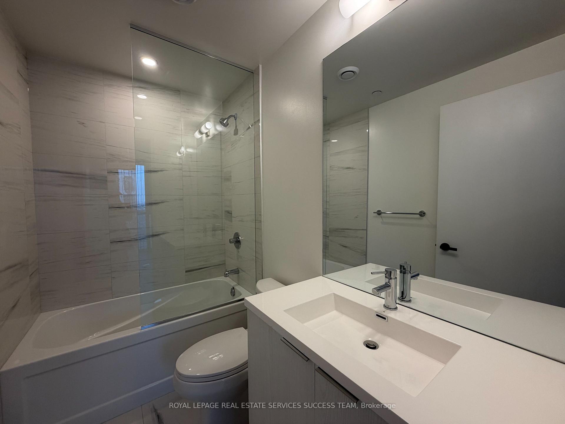 Photo 10 of Unit 1107, 8 Interchange Way, Vaughan, Vaughan Corporate Centre — HOMEH