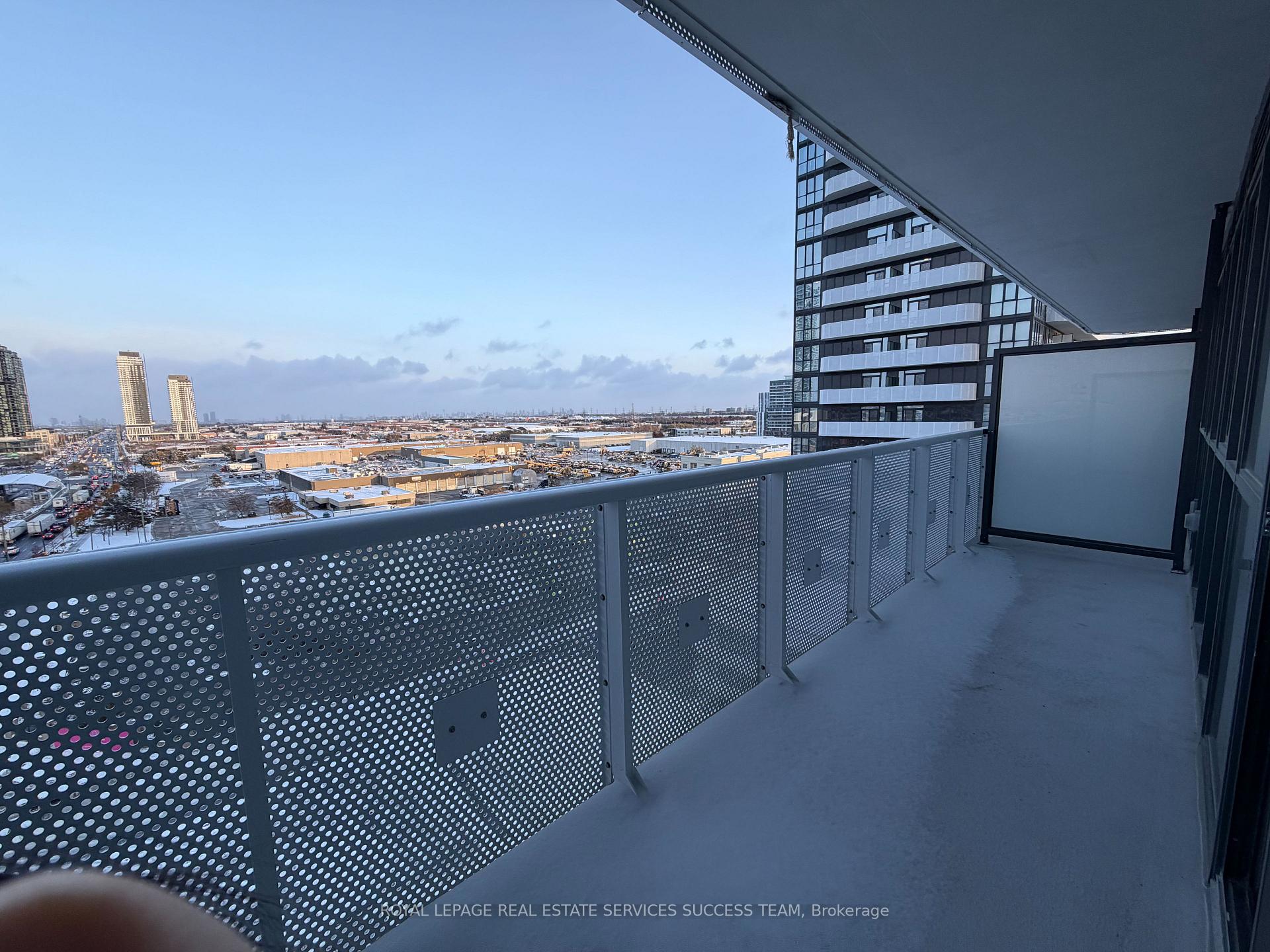 Photo 12 of Unit 1107, 8 Interchange Way, Vaughan, Vaughan Corporate Centre — HOMEH