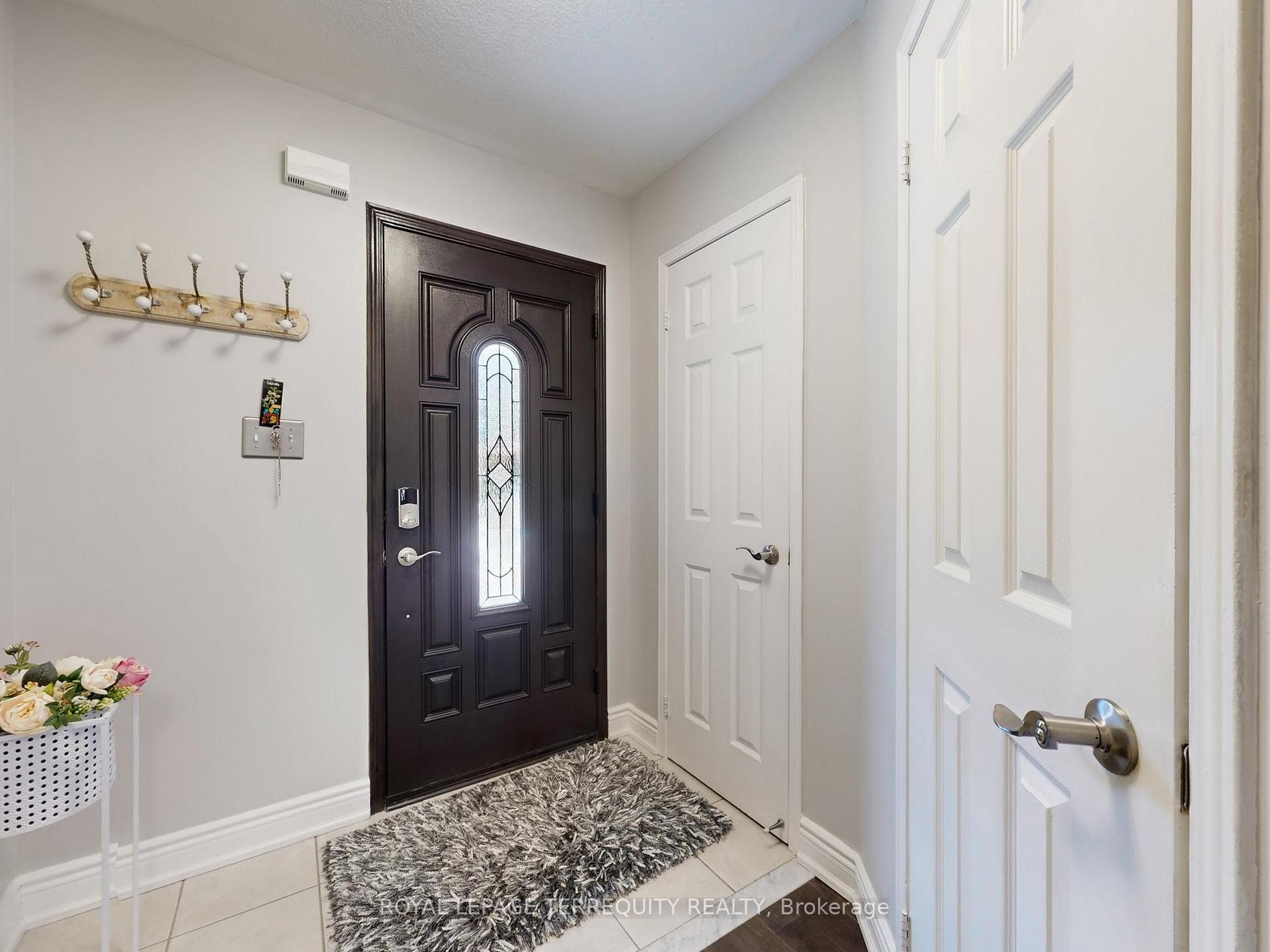 Photo 2 of 51 Tasker Crescent, Ajax, Central — HOMEH