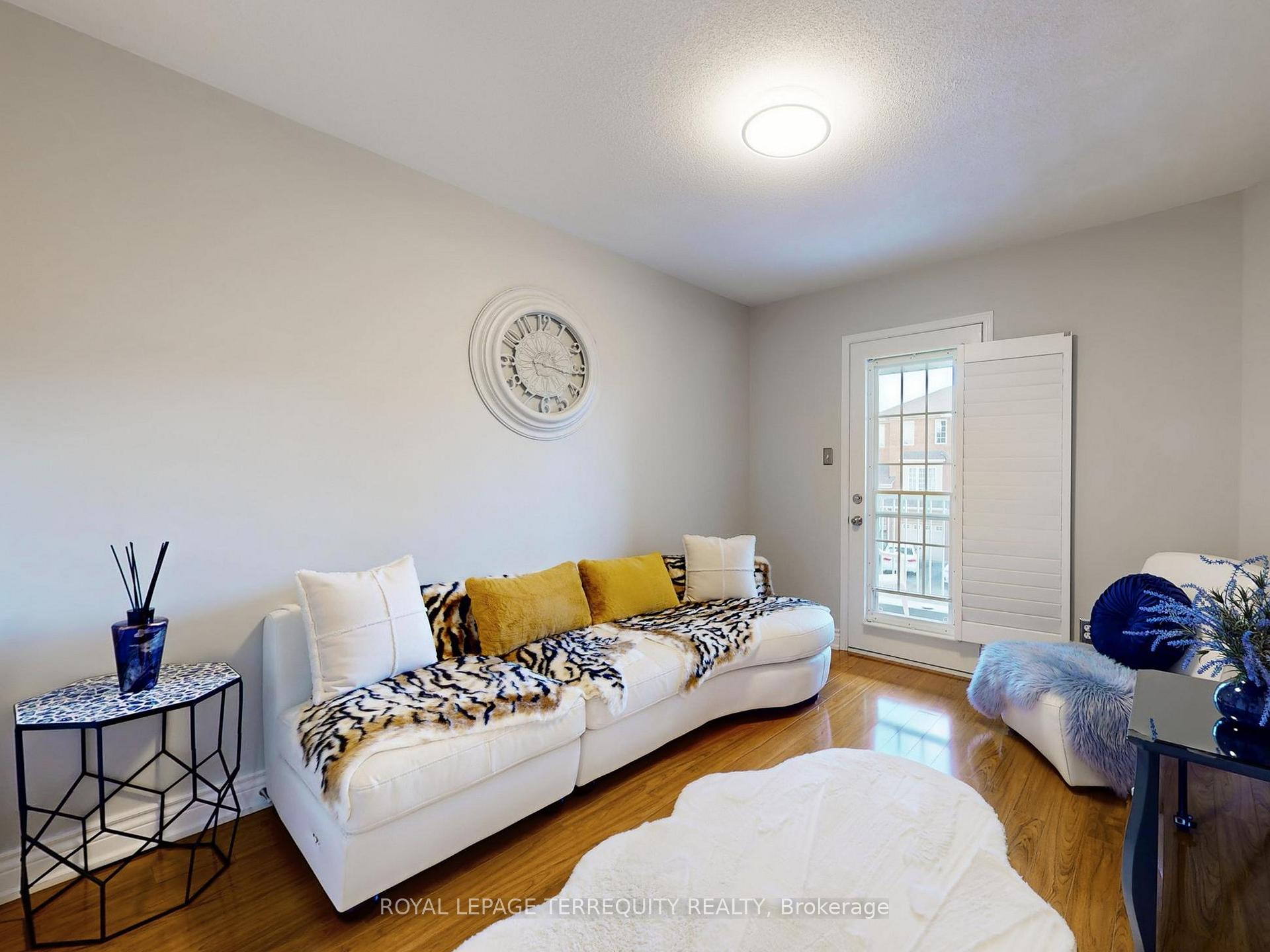 Photo 23 of 51 Tasker Crescent, Ajax, Central — HOMEH