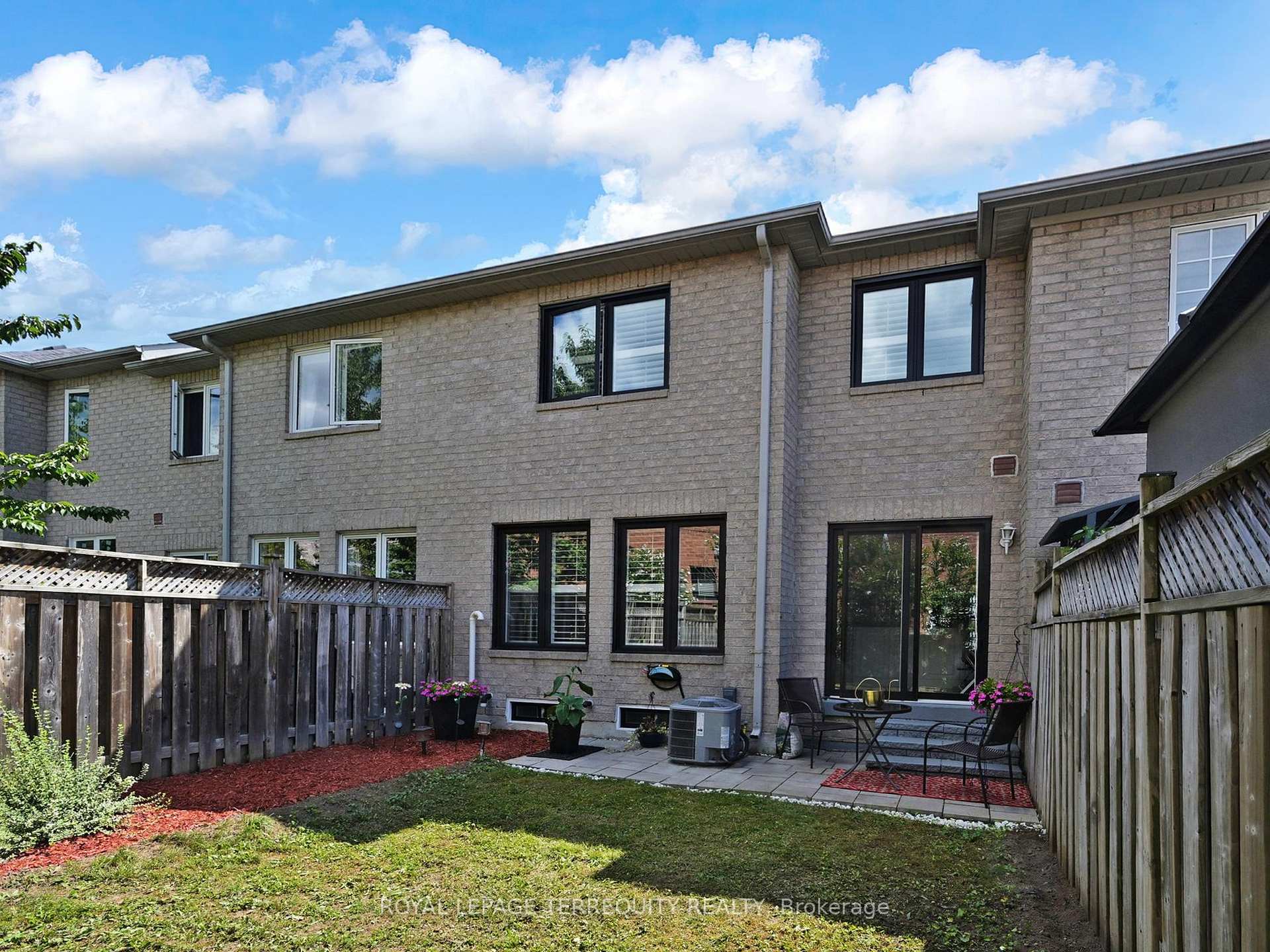 Photo 33 of 51 Tasker Crescent, Ajax, Central — HOMEH