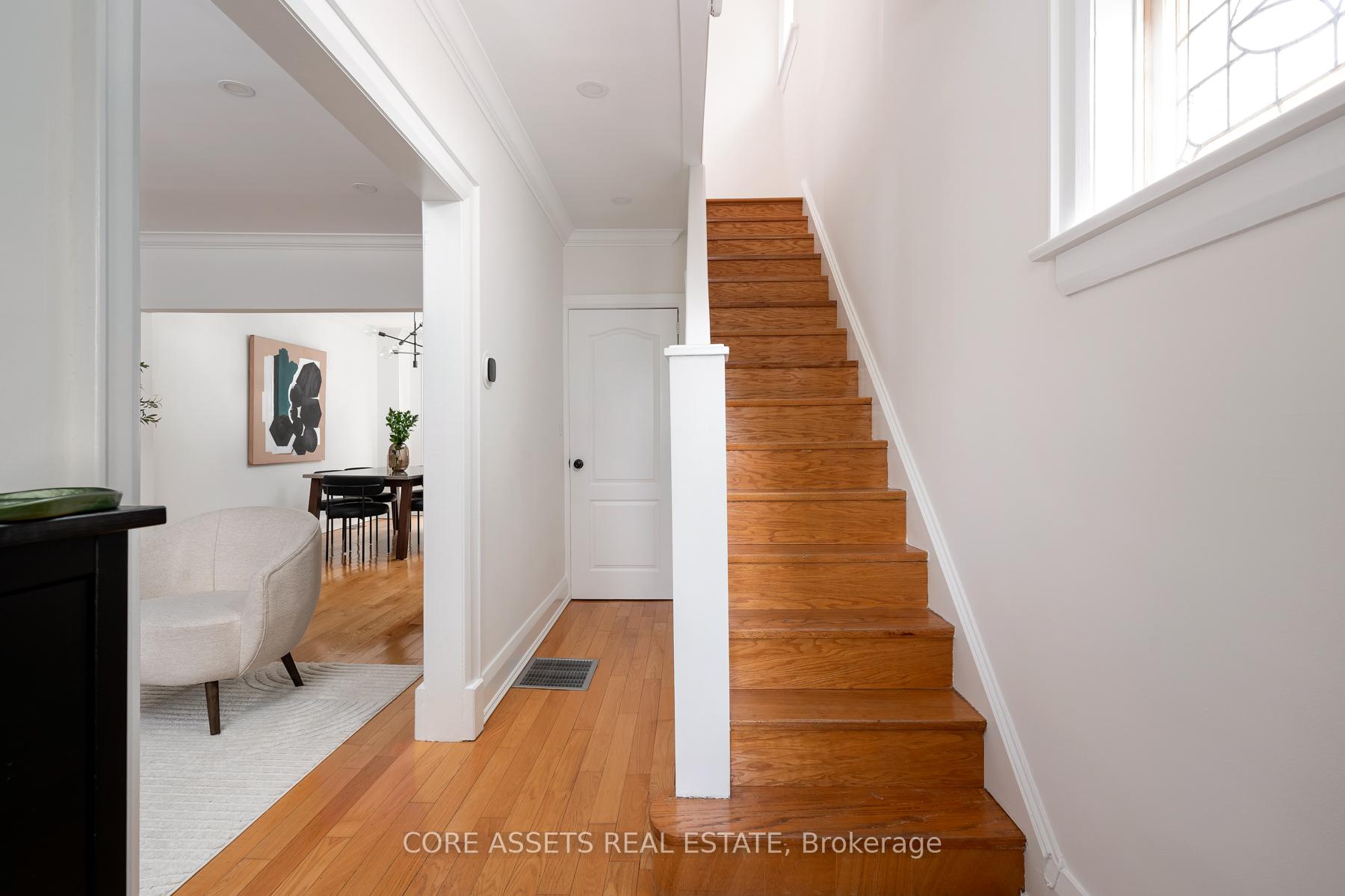 Photo 2 of 16 Gresham Road, Toronto, Mount Pleasant East — HOMEH