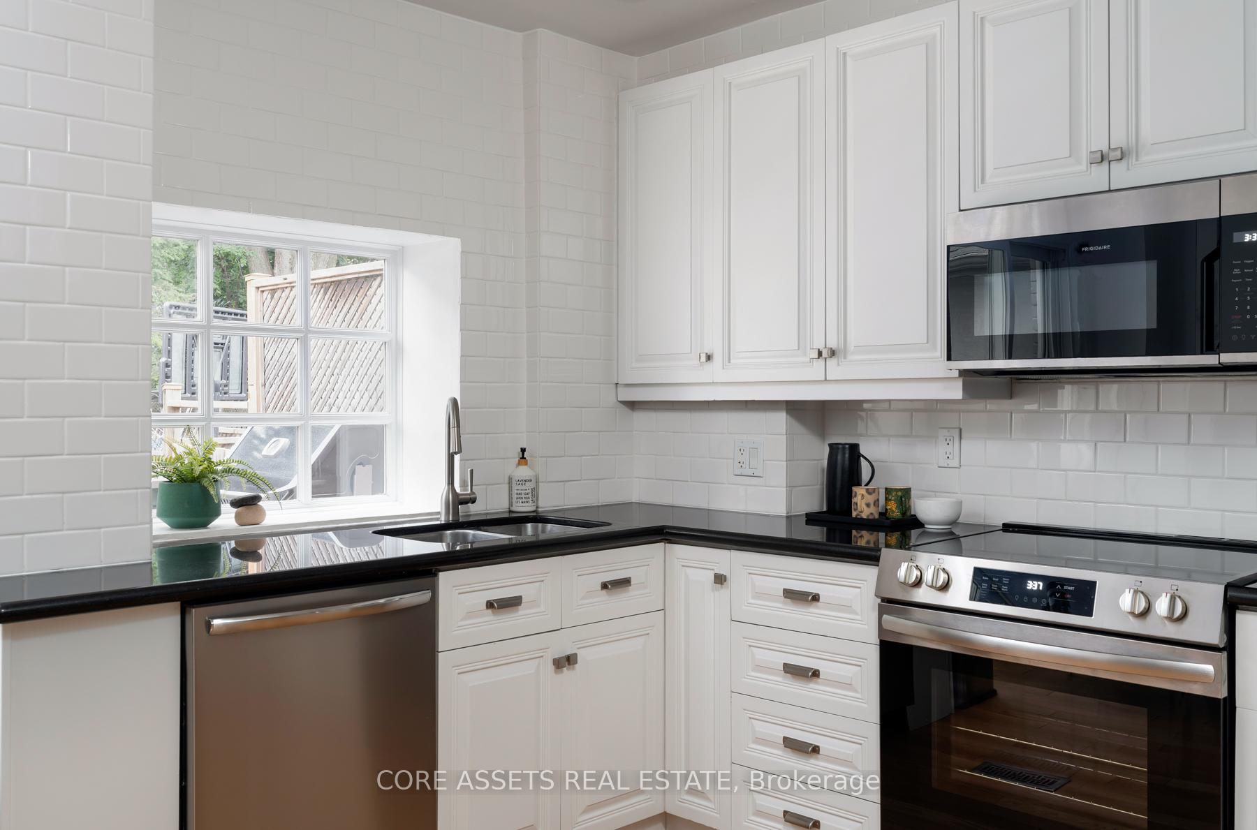 Photo 8 of 16 Gresham Road, Toronto, Mount Pleasant East — HOMEH