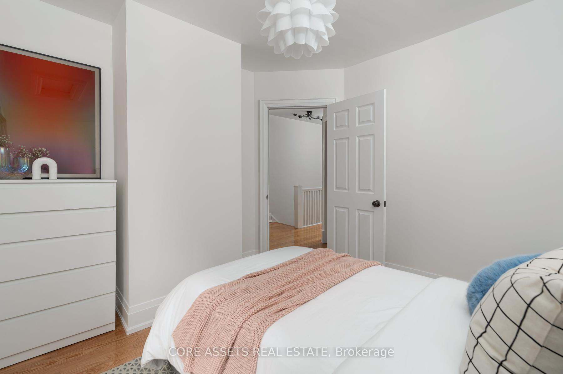 Photo 14 of 16 Gresham Road, Toronto, Mount Pleasant East — HOMEH