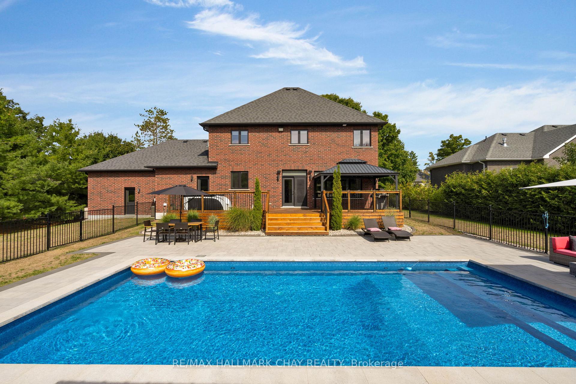 Photo 17 of 10 Roy Hickling Drive, Springwater, Midhurst — HOMEH