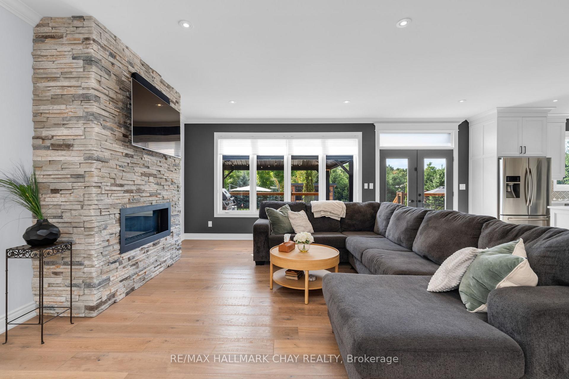 Photo 9 of 10 Roy Hickling Drive, Springwater, Midhurst — HOMEH
