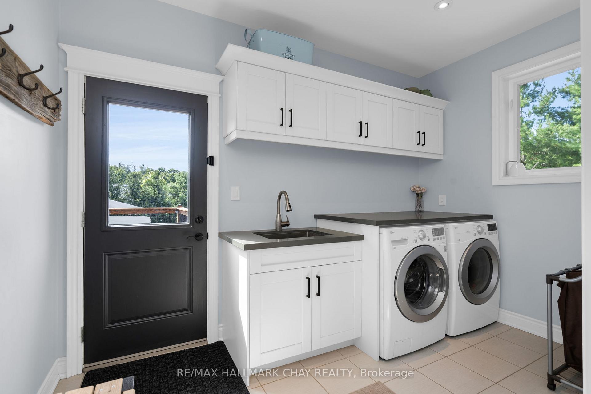 Photo 38 of 10 Roy Hickling Drive, Springwater, Midhurst — HOMEH