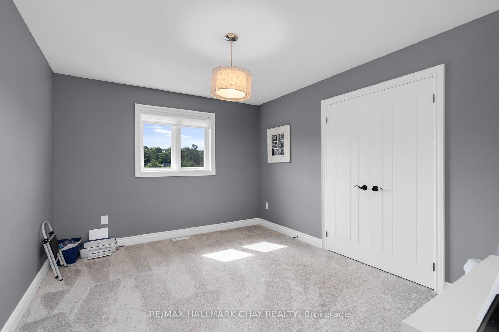 Photo 23 of 10 Roy Hickling Drive, Springwater, Midhurst — HOMEH
