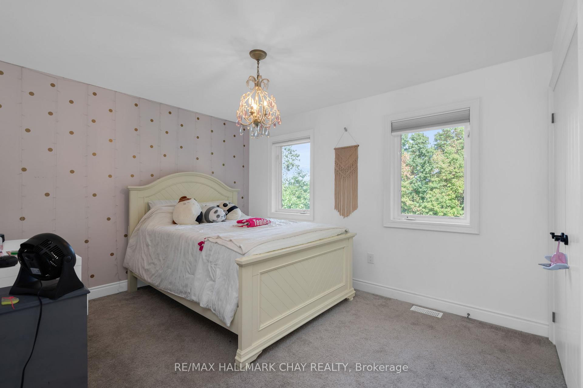 Photo 18 of 10 Roy Hickling Drive, Springwater, Midhurst — HOMEH