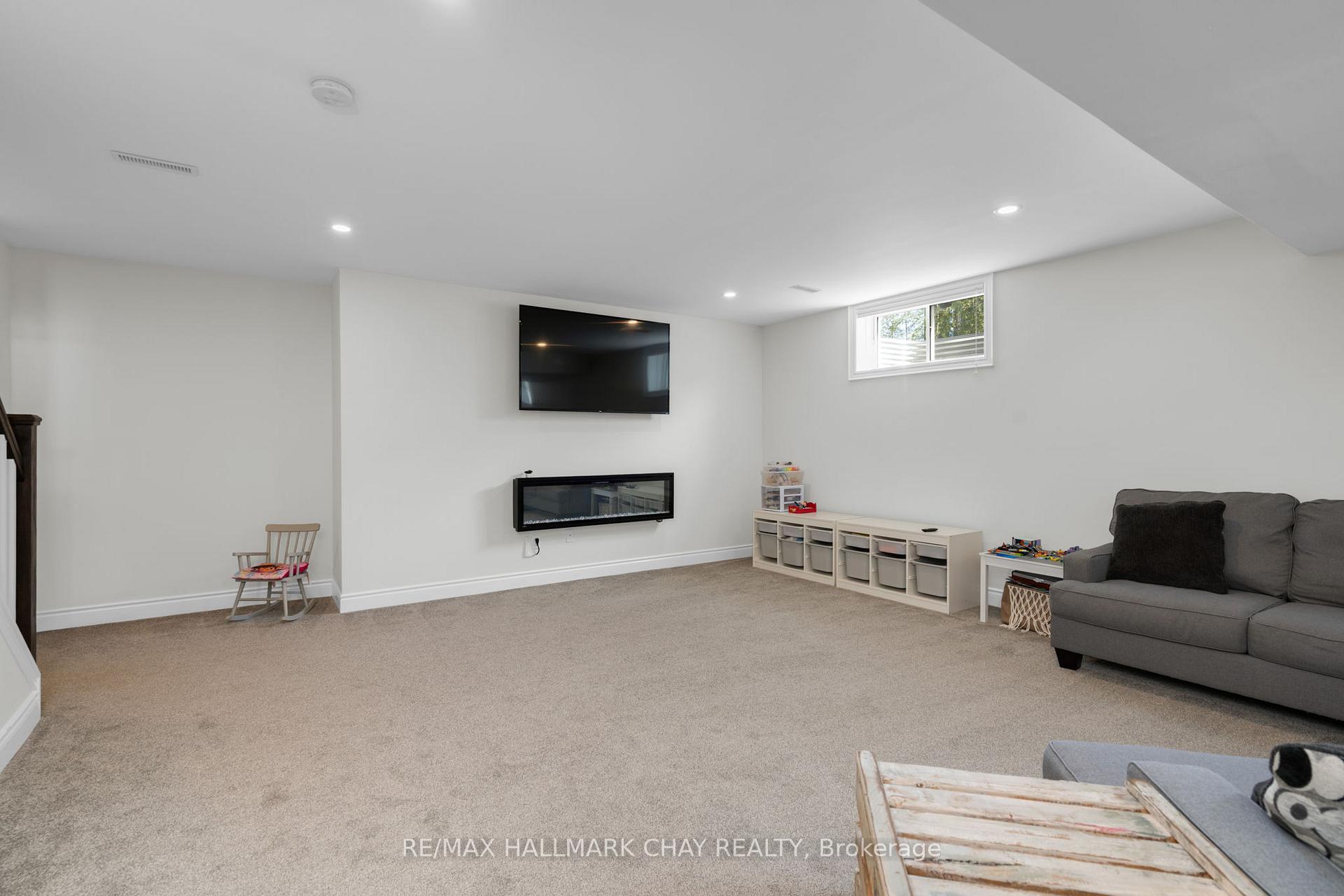 Photo 19 of 10 Roy Hickling Drive, Springwater, Midhurst — HOMEH
