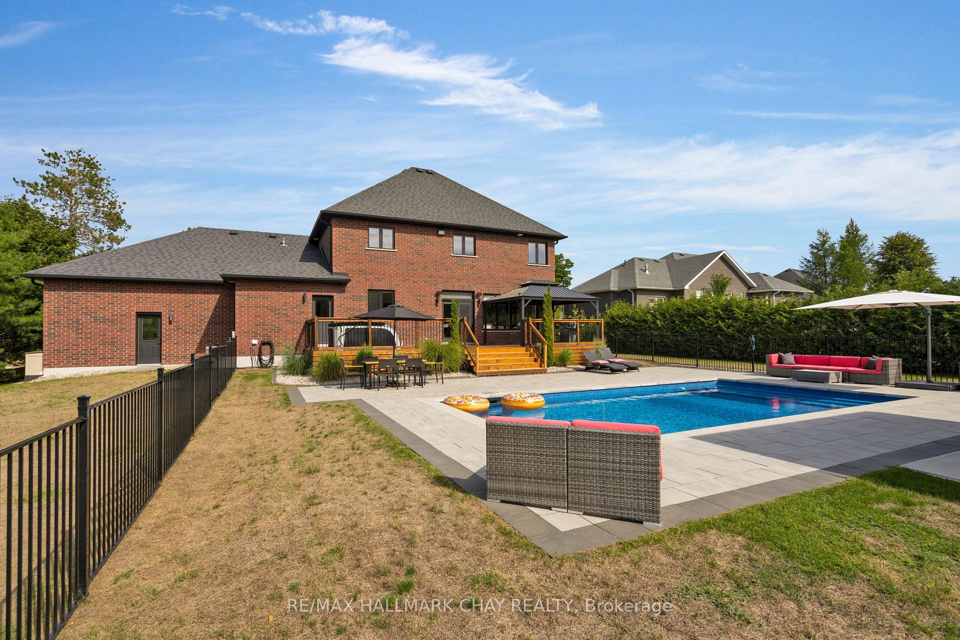 Photo 20 of 10 Roy Hickling Drive, Springwater, Midhurst — HOMEH