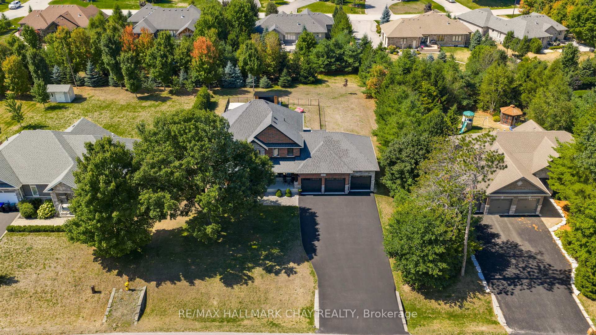 Photo 34 of 10 Roy Hickling Drive, Springwater, Midhurst — HOMEH