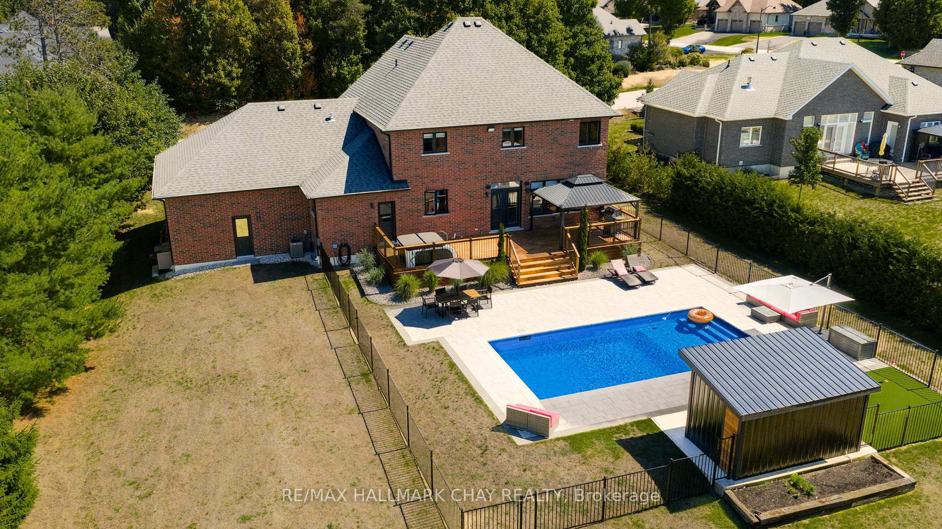 Photo 36 of 10 Roy Hickling Drive, Springwater, Midhurst — HOMEH