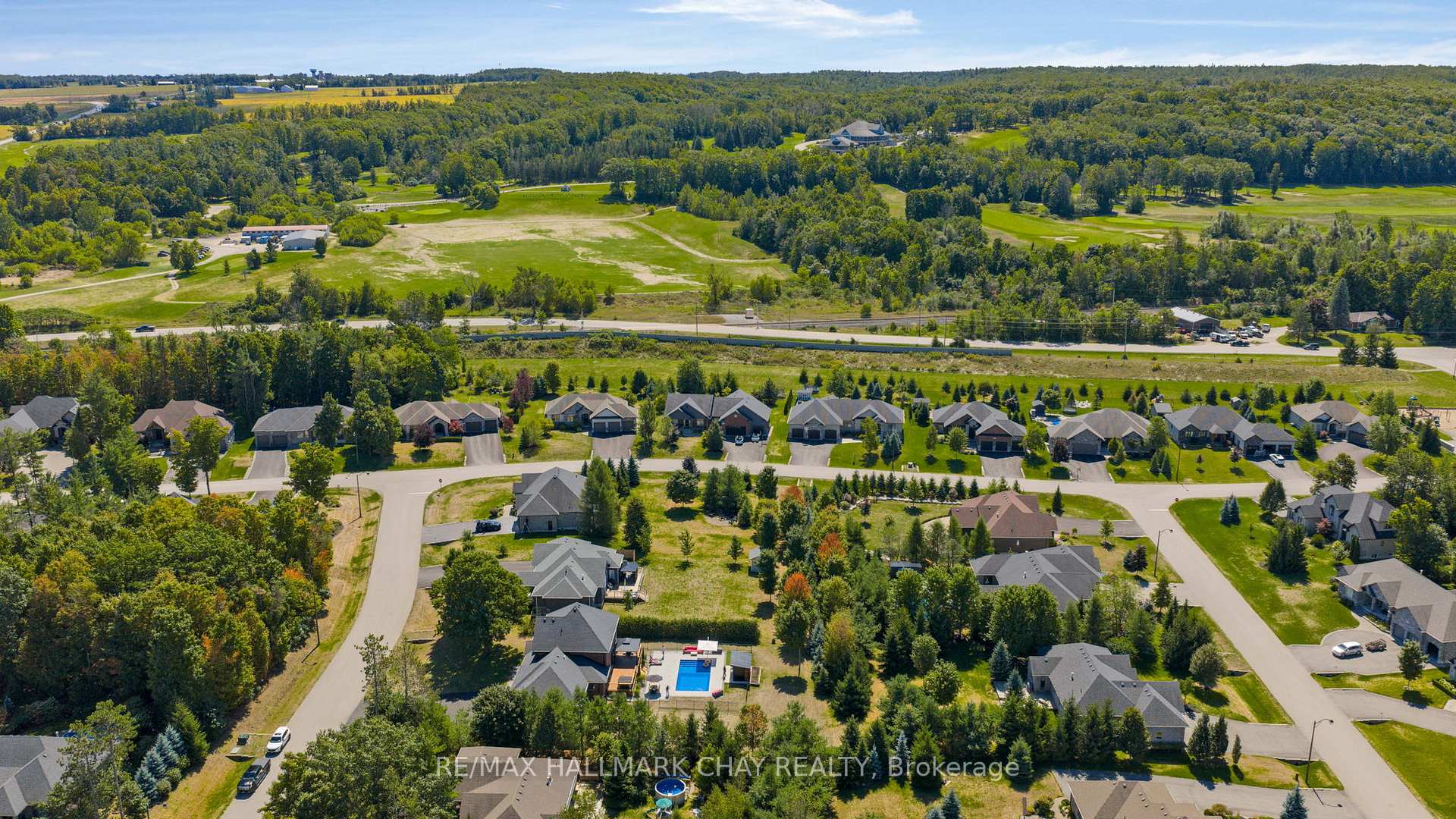 Photo 35 of 10 Roy Hickling Drive, Springwater, Midhurst — HOMEH