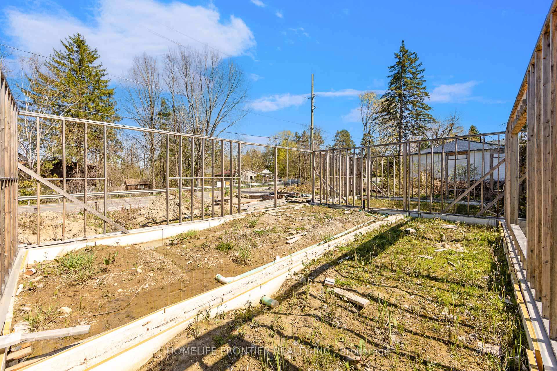 Photo 5 of 1790 St Johns Road, Innisfil, Alcona — HOMEH