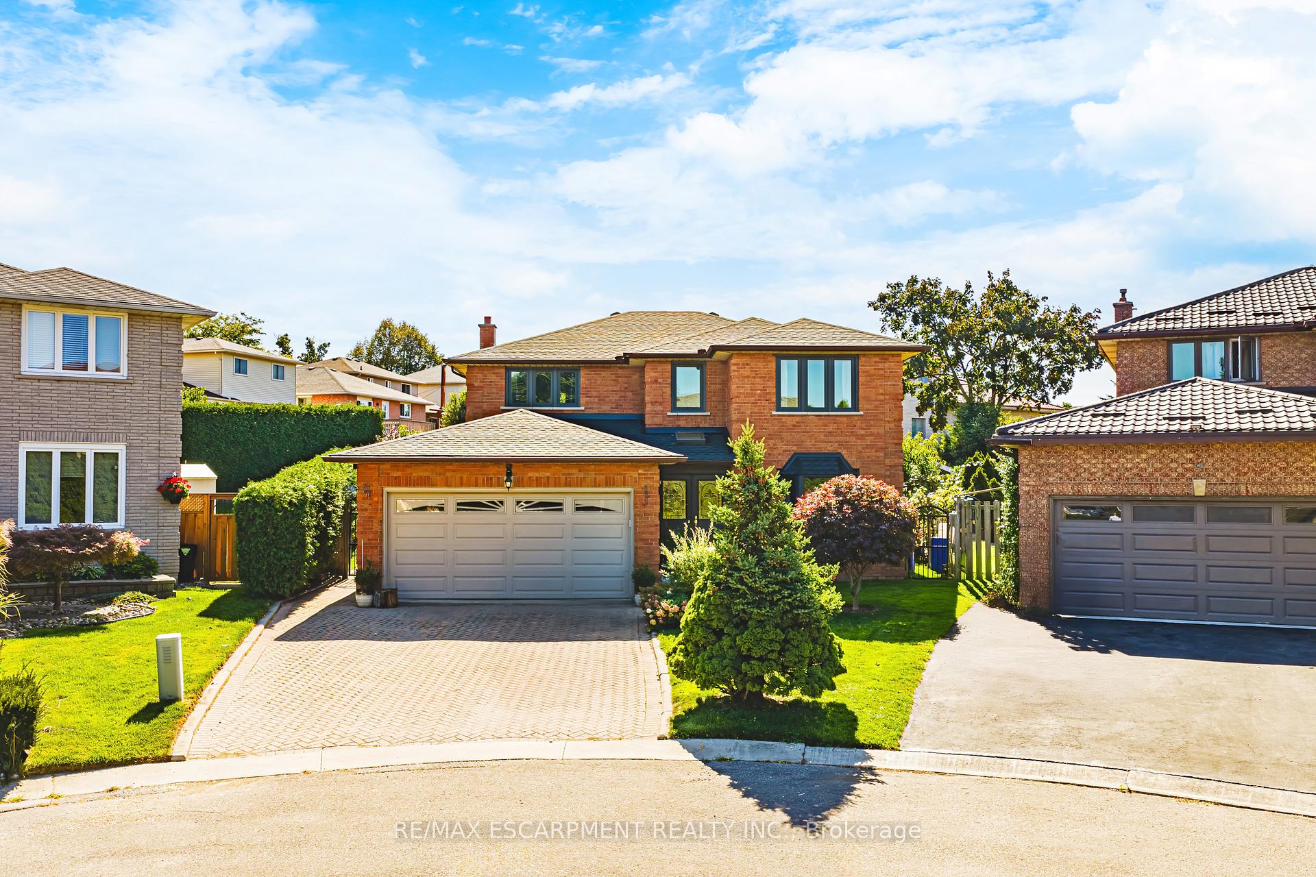 Front of 19 Glenhaven Court