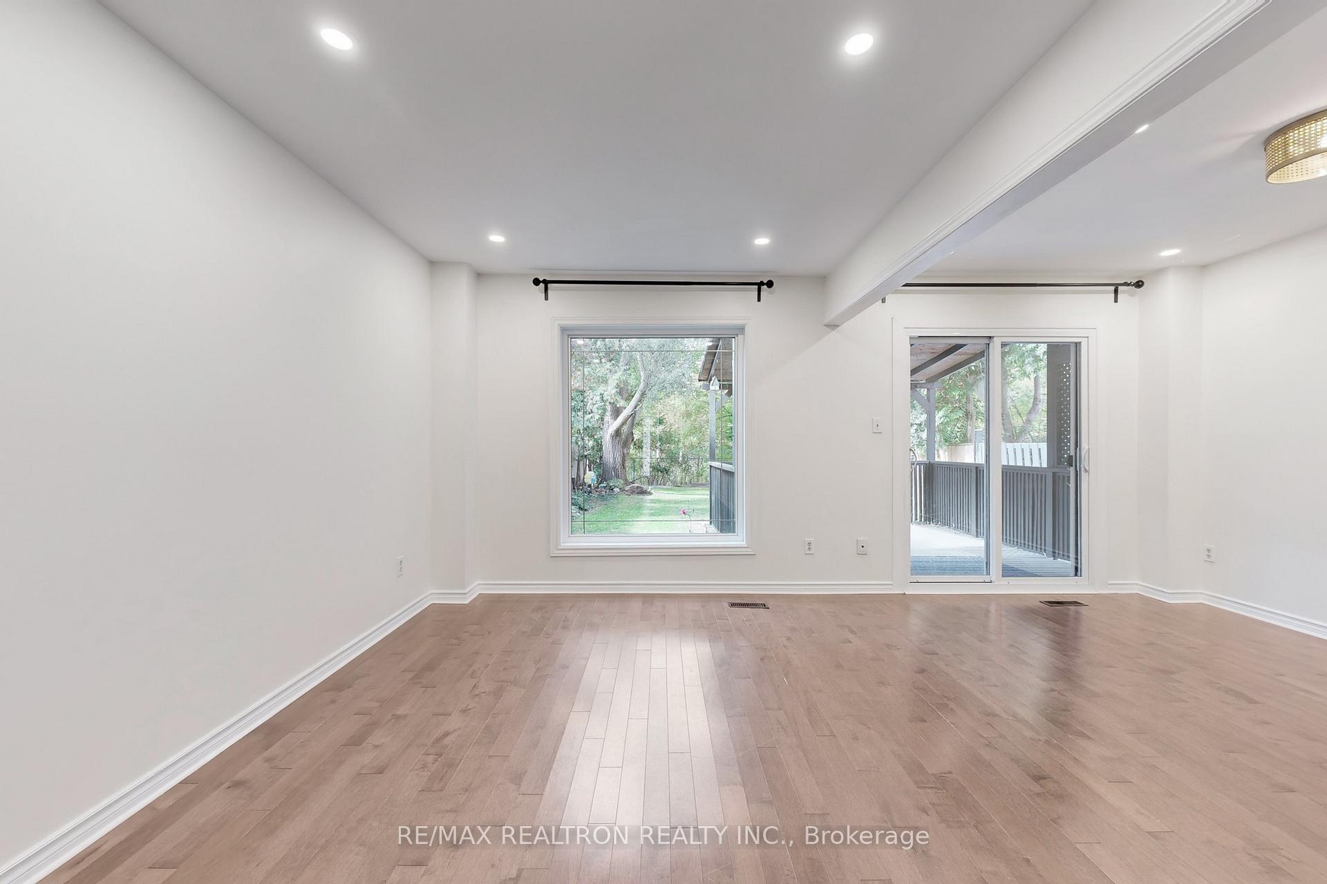 Photo 25 of 74 Trothen Circle, Markham, Markham Village — HOMEH