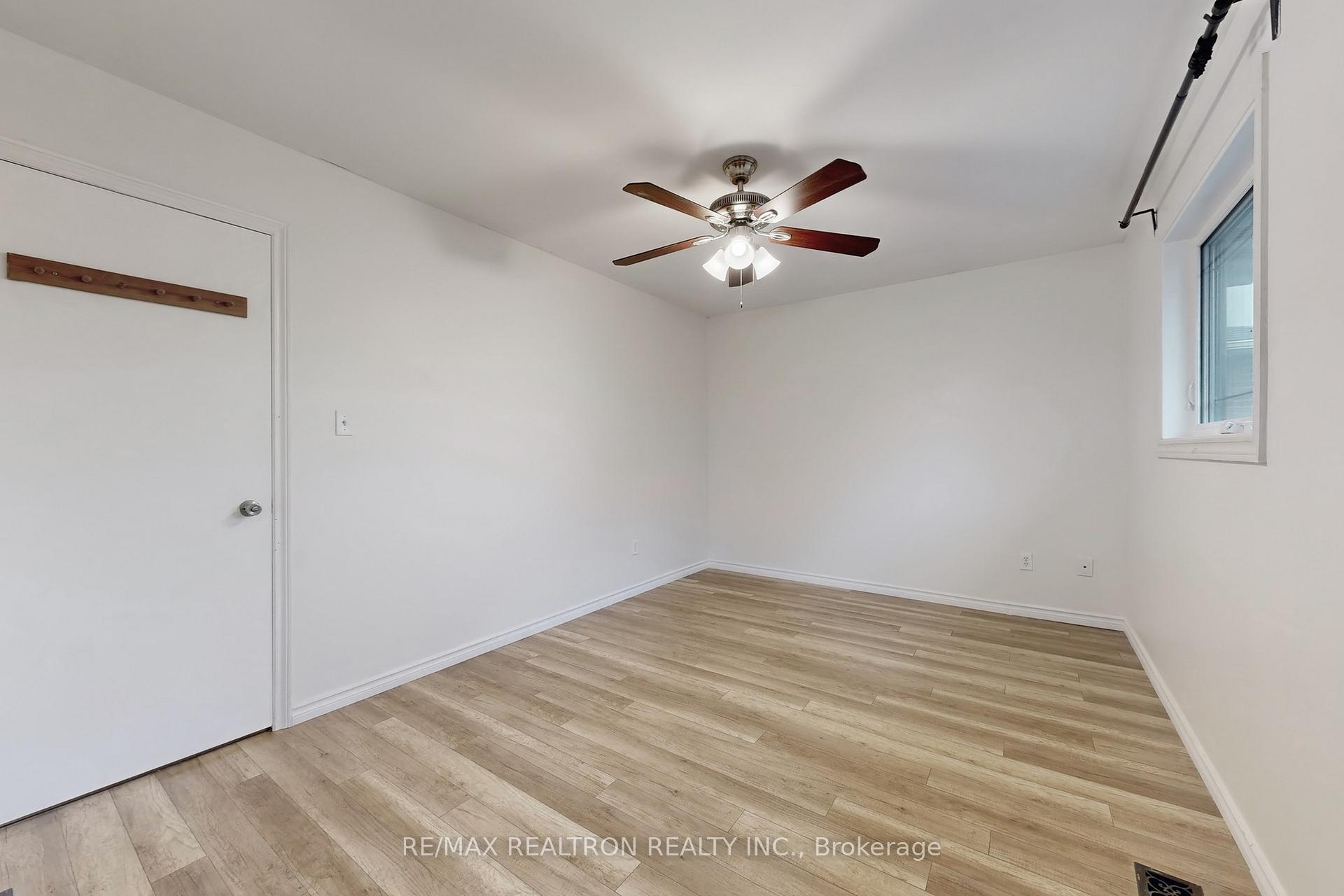 Photo 14 of 74 Trothen Circle, Markham, Markham Village — HOMEH