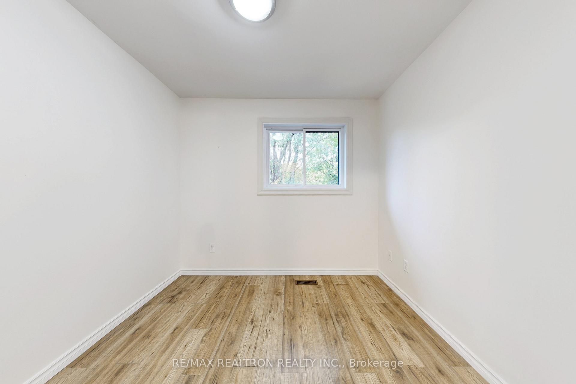 Photo 22 of 74 Trothen Circle, Markham, Markham Village — HOMEH