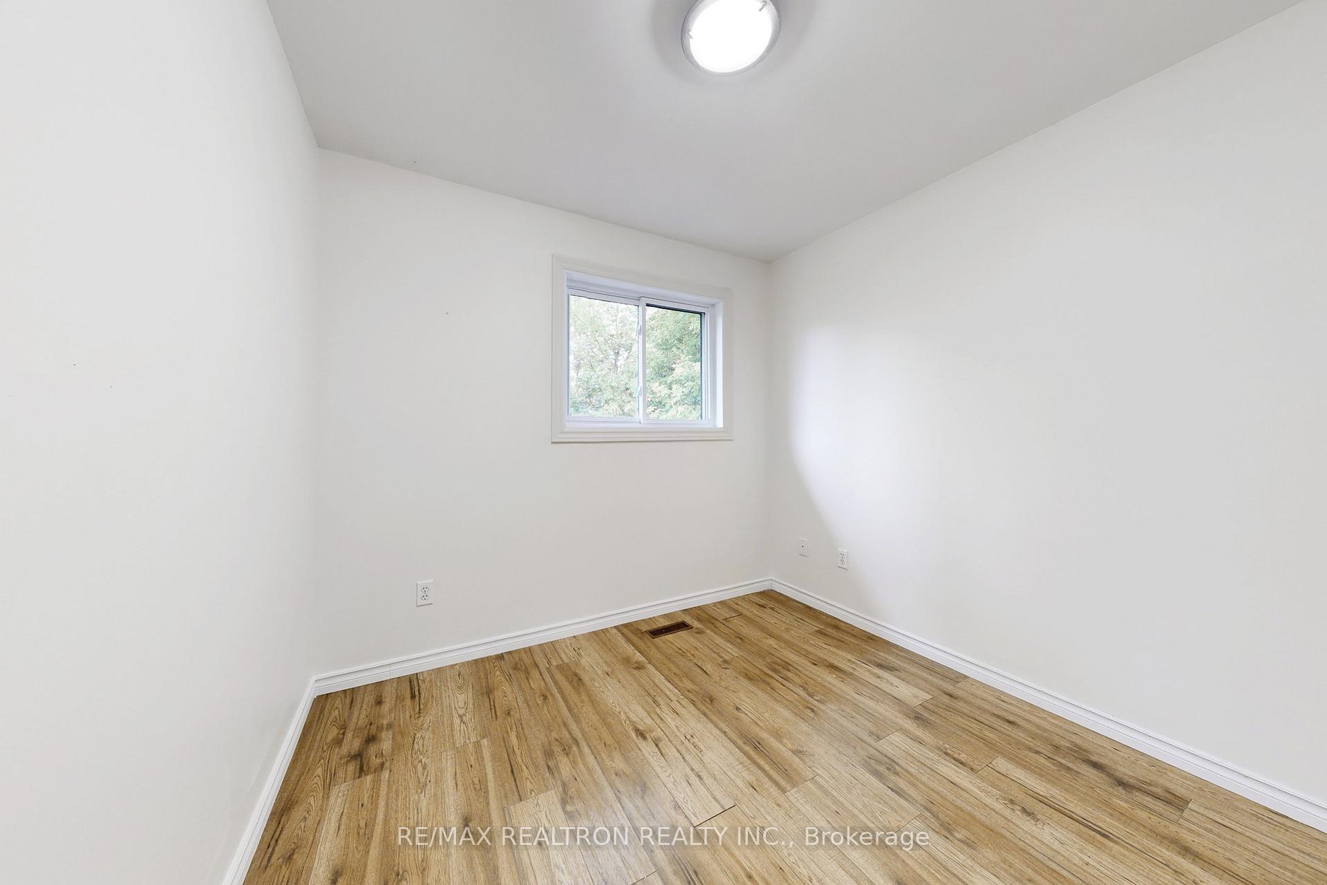 Photo 29 of 74 Trothen Circle, Markham, Markham Village — HOMEH