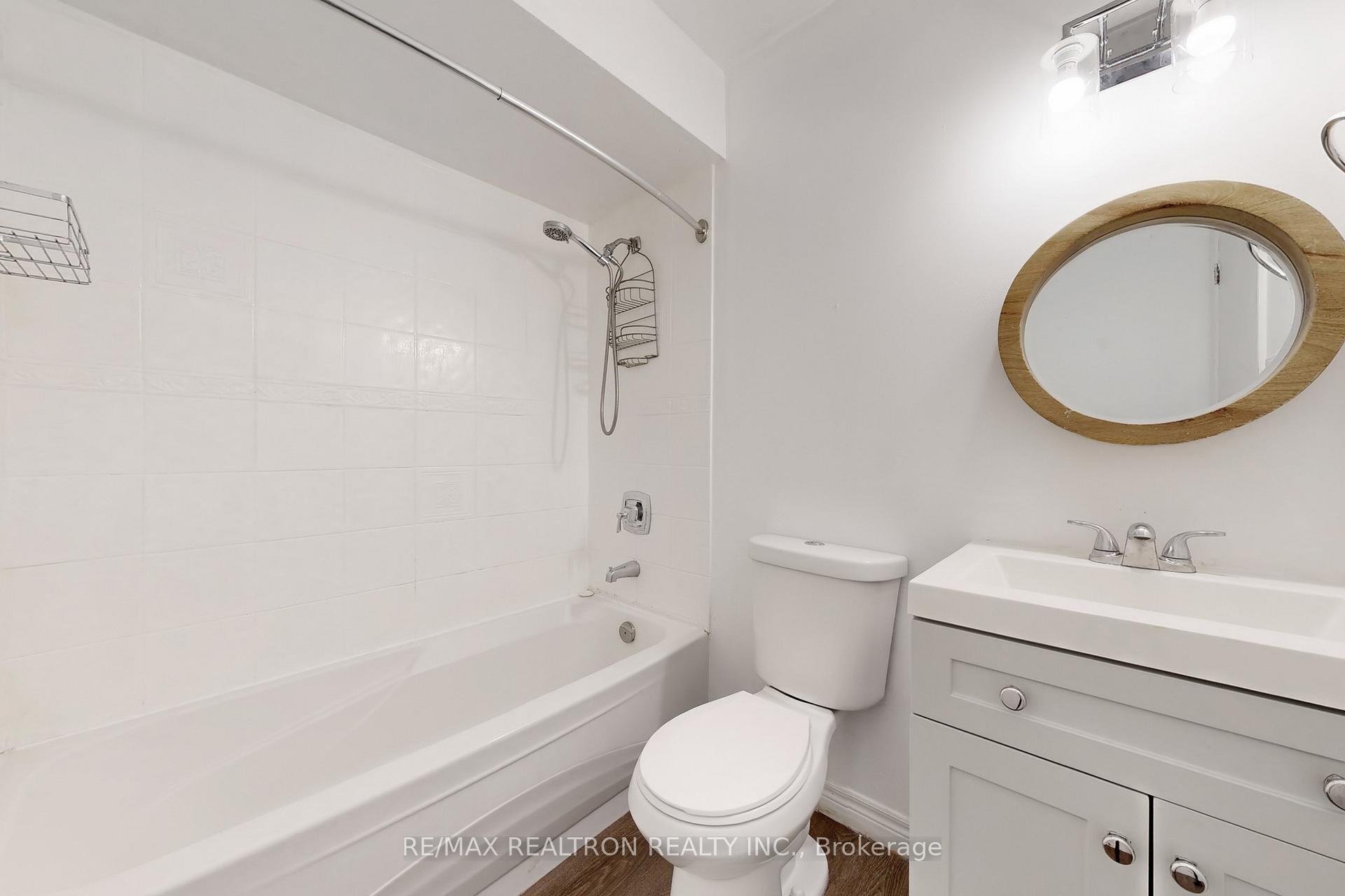 Photo 21 of 74 Trothen Circle, Markham, Markham Village — HOMEH