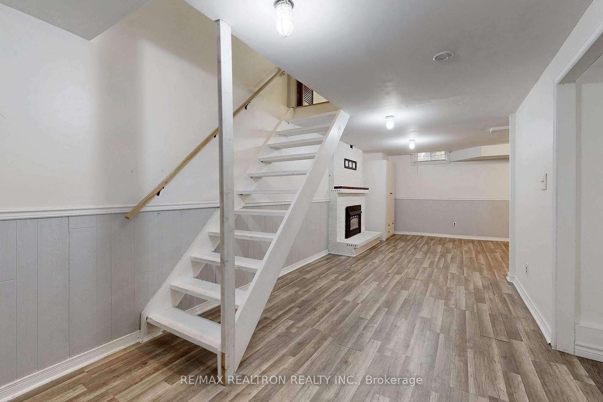 Photo 41 of 74 Trothen Circle, Markham, Markham Village — HOMEH