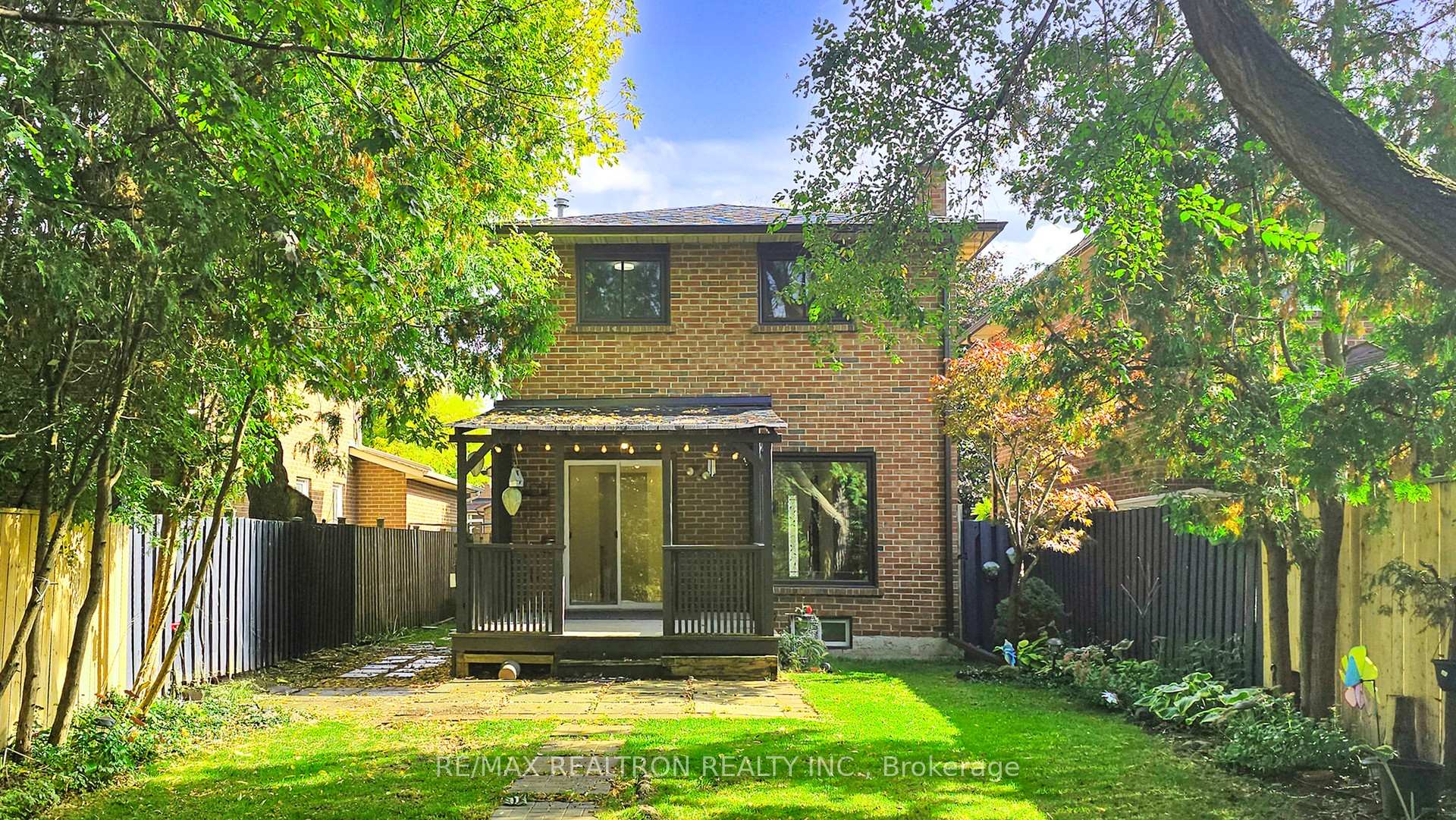 Photo 38 of 74 Trothen Circle, Markham, Markham Village — HOMEH