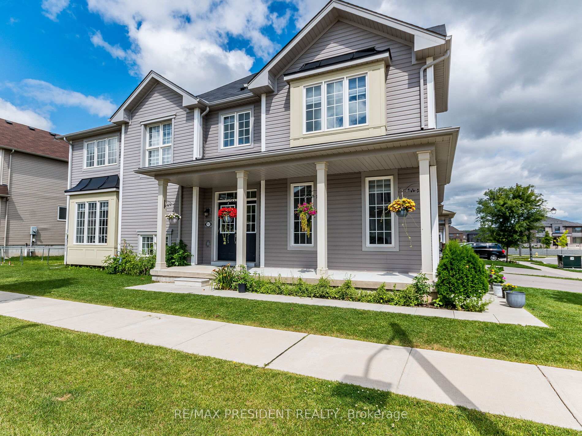 Front of 161 Munro Circle E