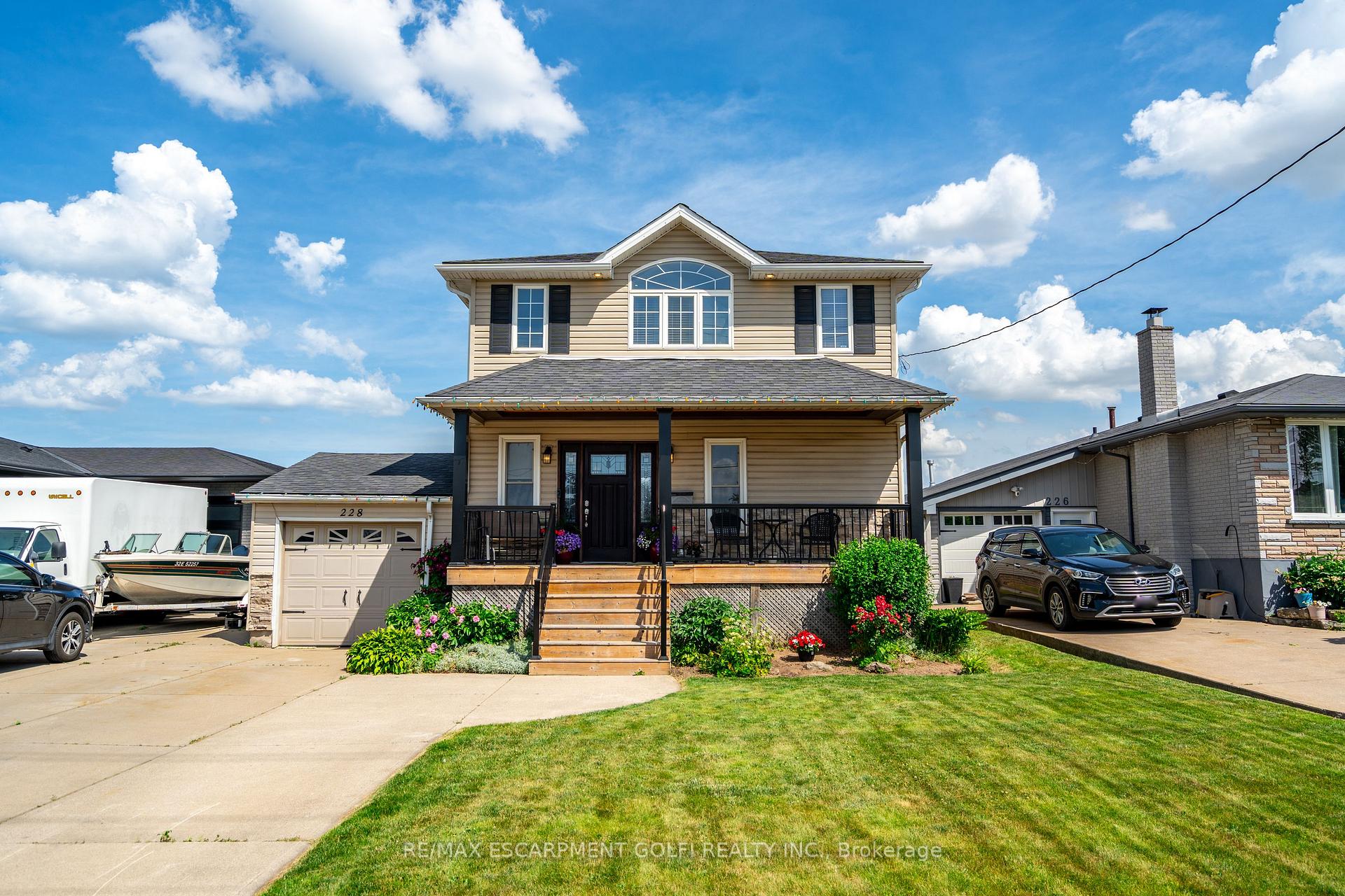 Front of 228 Green Road