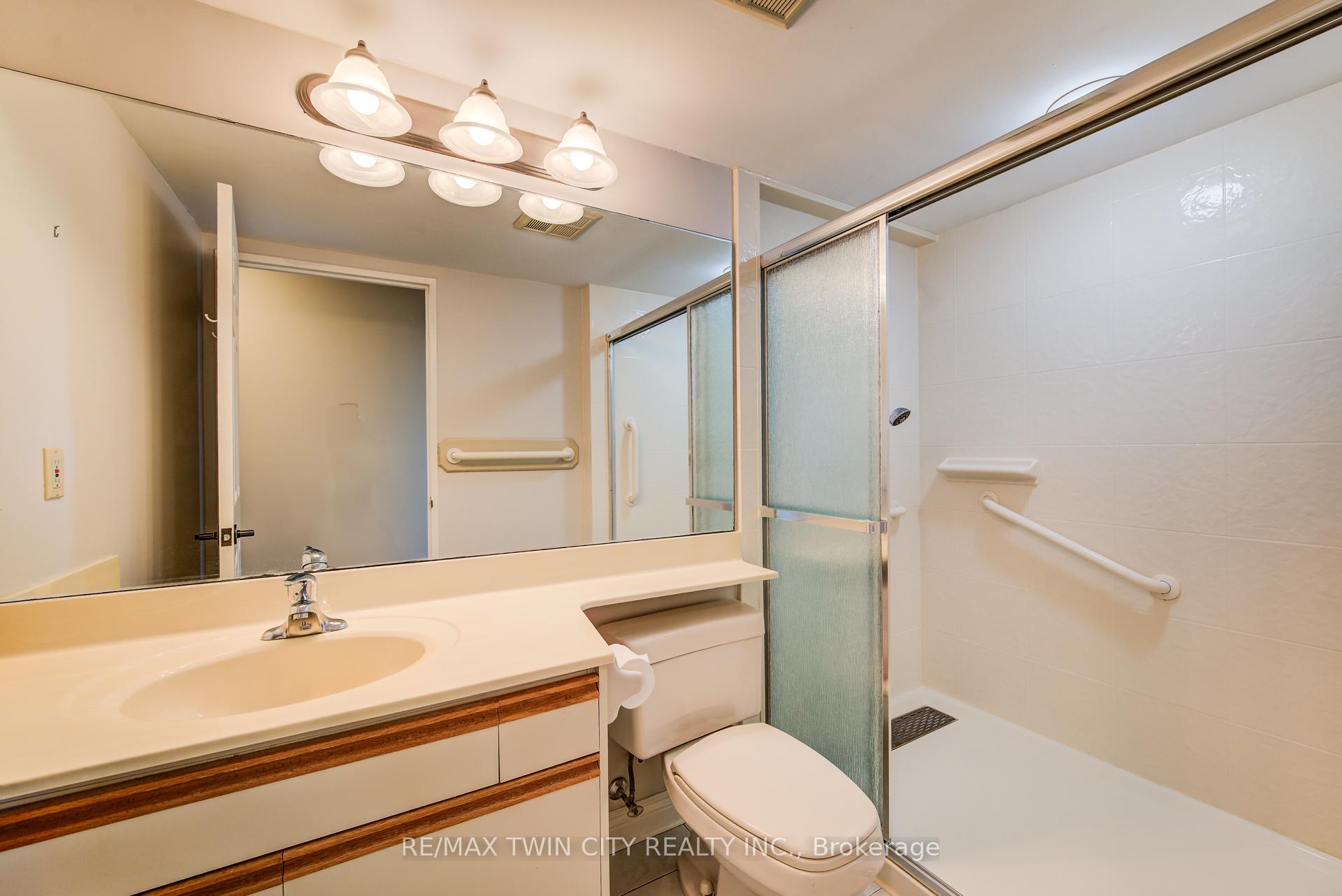 Photo 36 of Unit 1607, 6 Willow Street, Waterloo — HOMEH