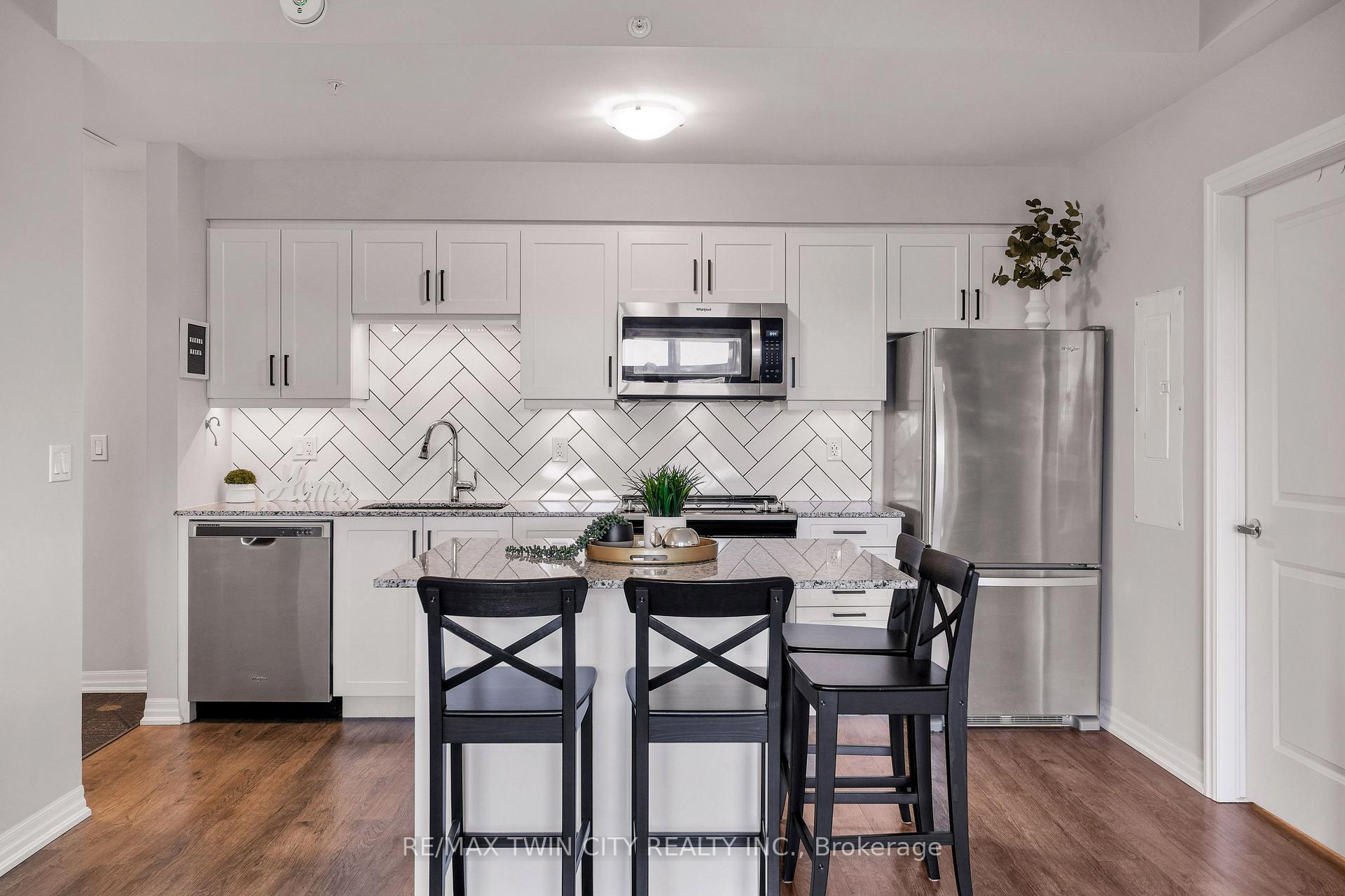 Photo 6 of Unit 403, 195 Commonwealth Street, Kitchener — HOMEH