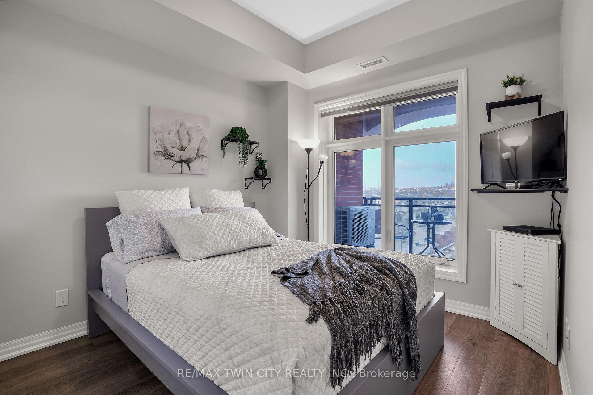 Photo 12 of Unit 403, 195 Commonwealth Street, Kitchener — HOMEH