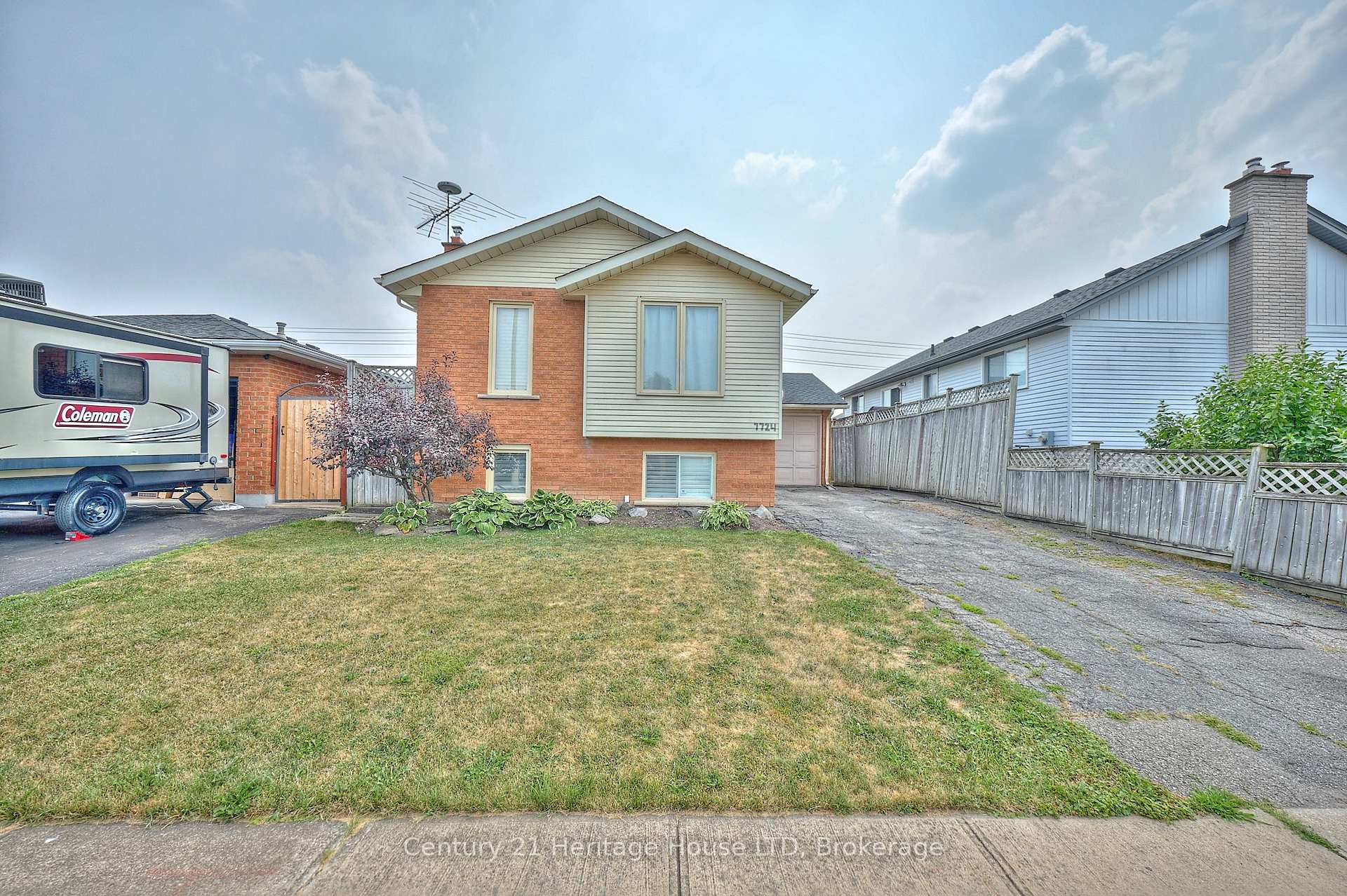 Photo 1 of 7724 Donlee Drive, Niagara Falls, Ascot — HOMEH