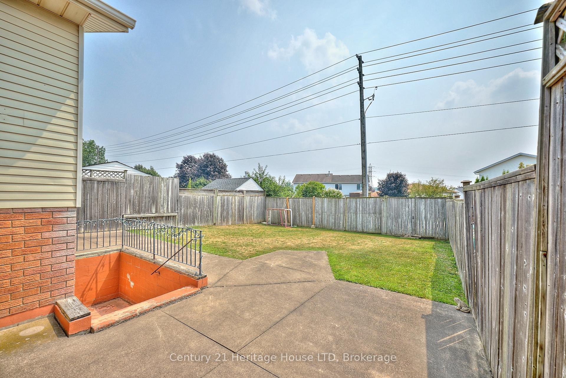 Photo 3 of 7724 Donlee Drive, Niagara Falls, Ascot — HOMEH