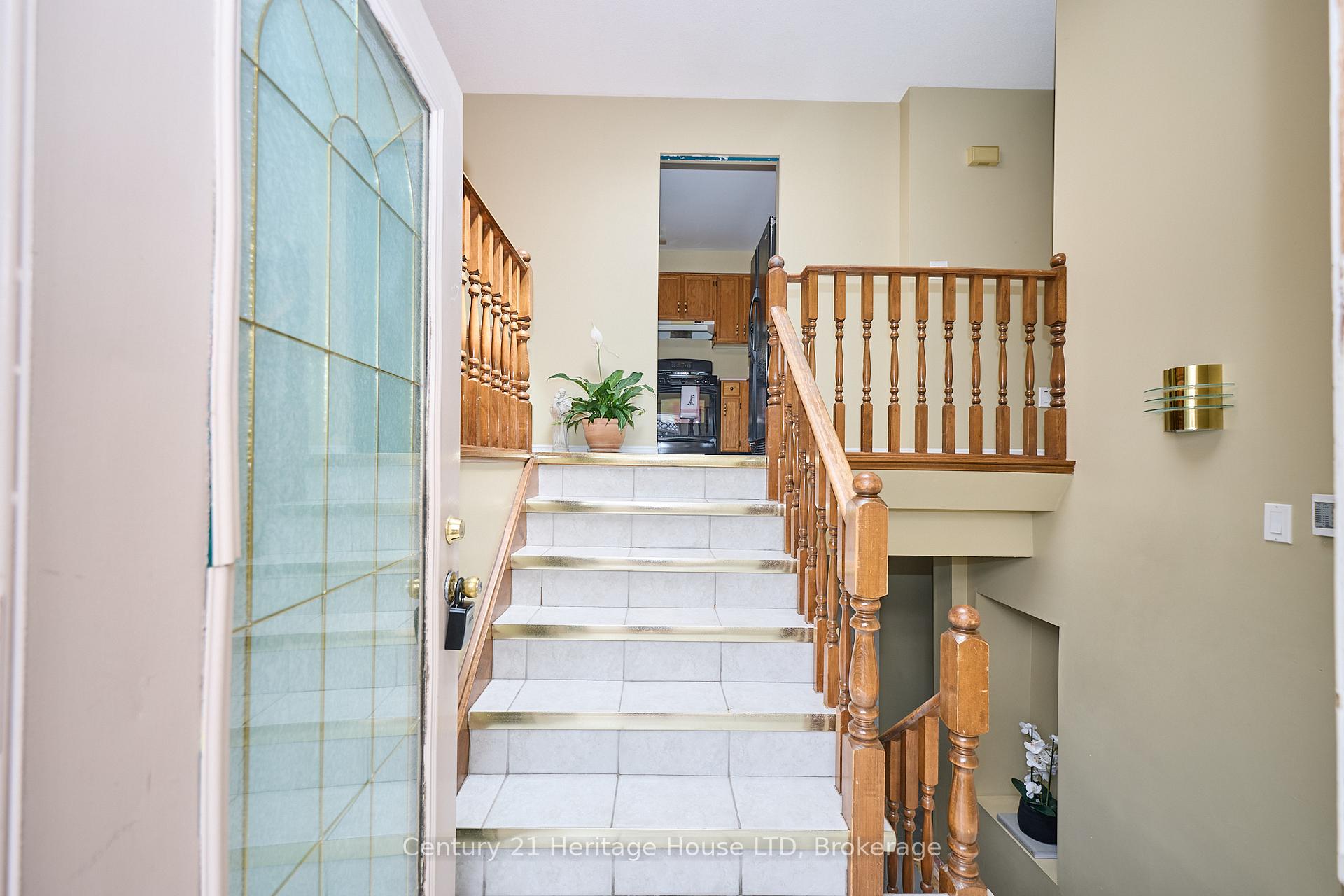 Photo 21 of 7724 Donlee Drive, Niagara Falls, Ascot — HOMEH