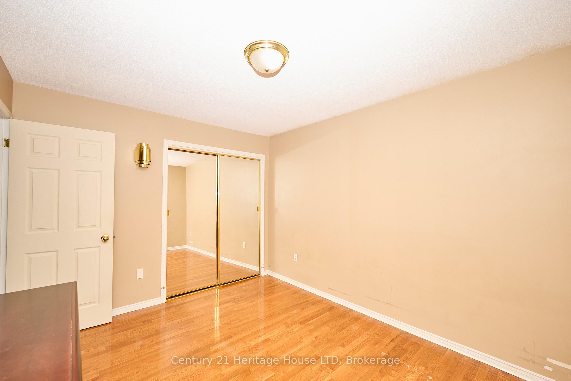 Photo 17 of 7724 Donlee Drive, Niagara Falls, Ascot — HOMEH