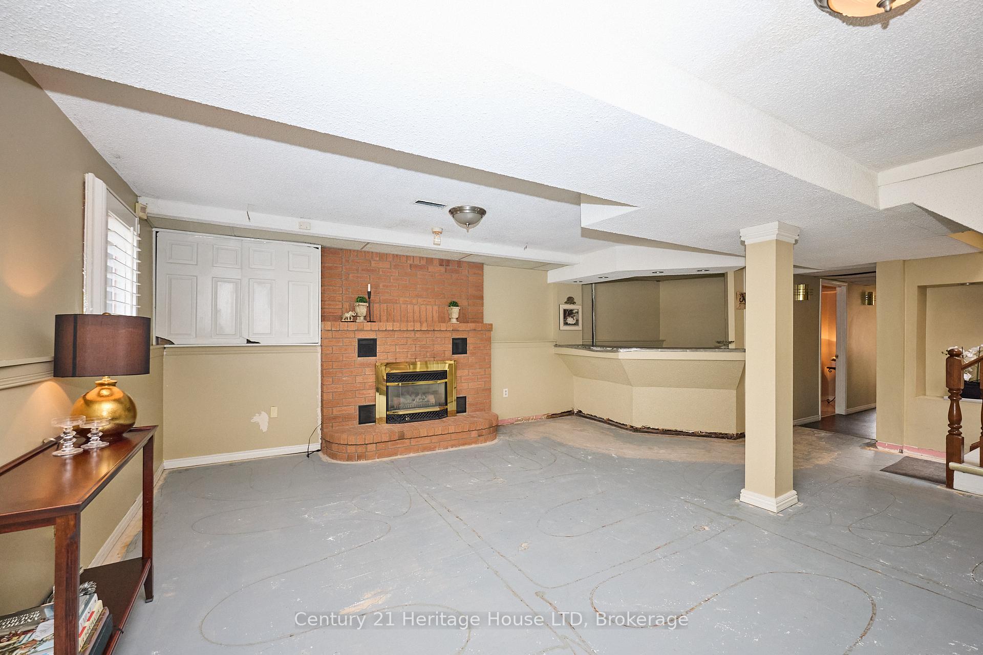 Photo 10 of 7724 Donlee Drive, Niagara Falls, Ascot — HOMEH