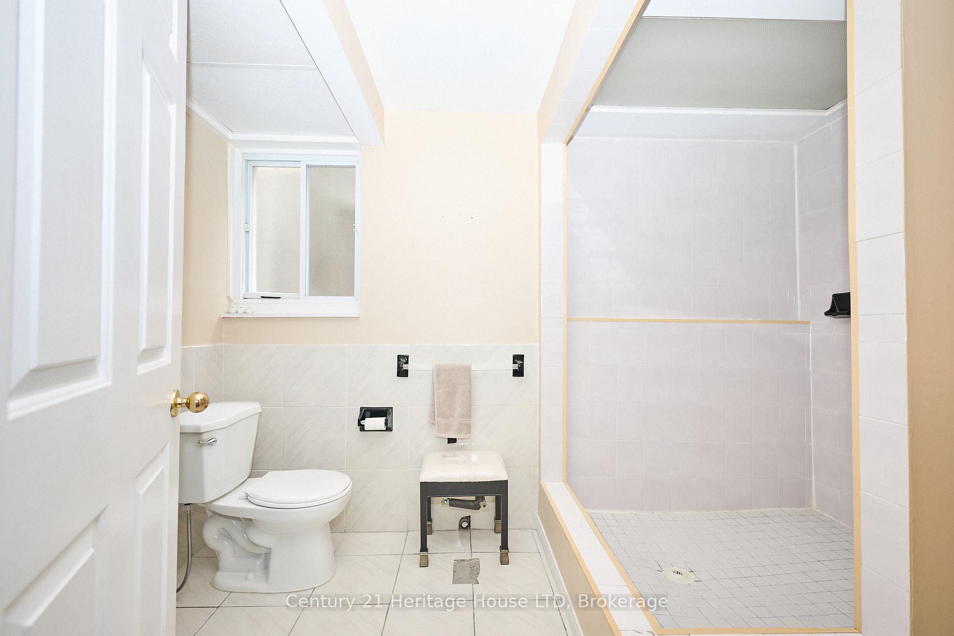 Photo 22 of 7724 Donlee Drive, Niagara Falls, Ascot — HOMEH