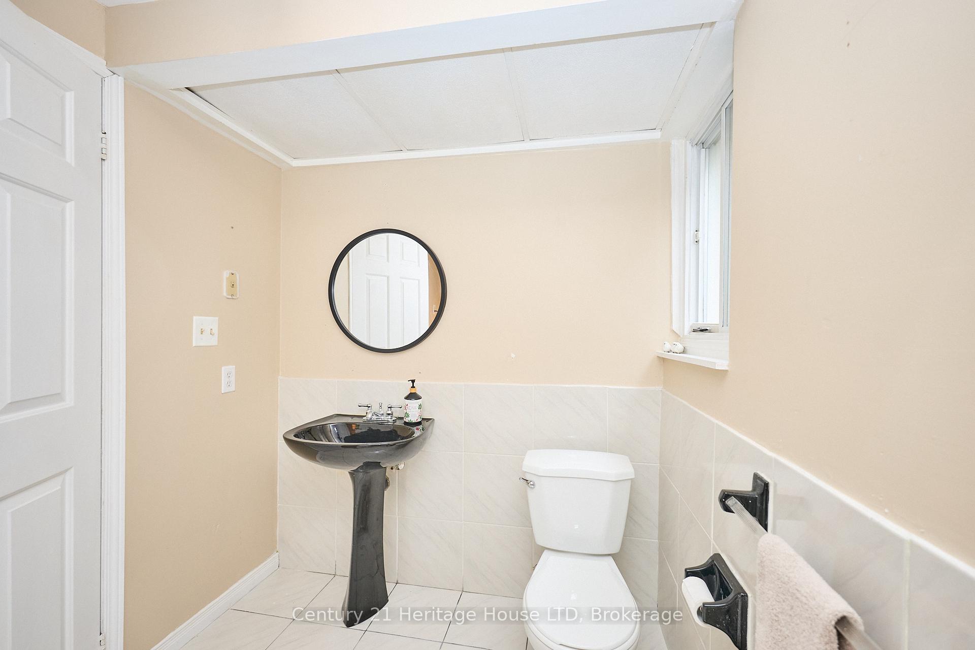 Photo 16 of 7724 Donlee Drive, Niagara Falls, Ascot — HOMEH