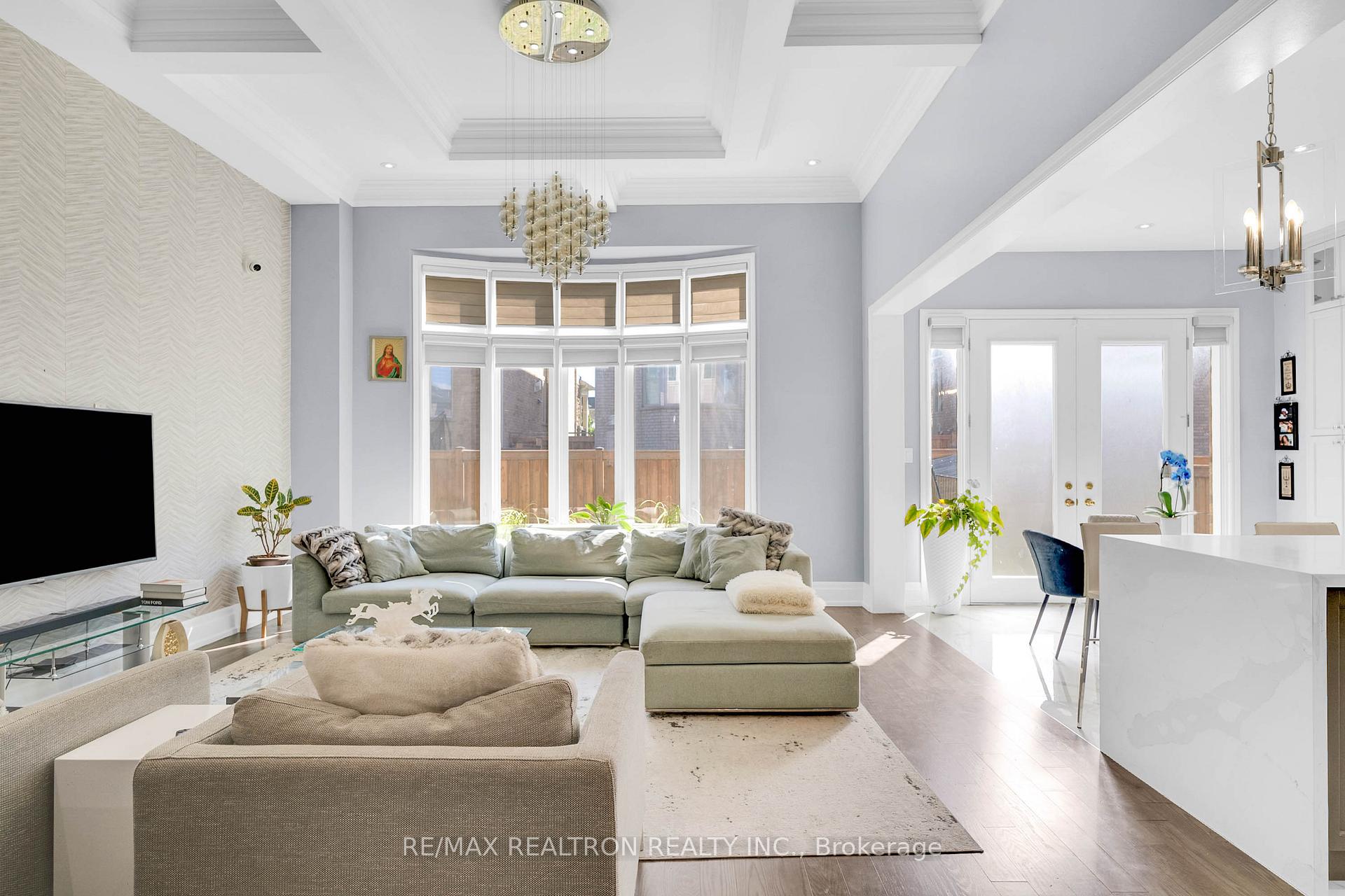 Photo 11 of 15 Cannes Avenue E, Vaughan, Vellore Village — HOMEH