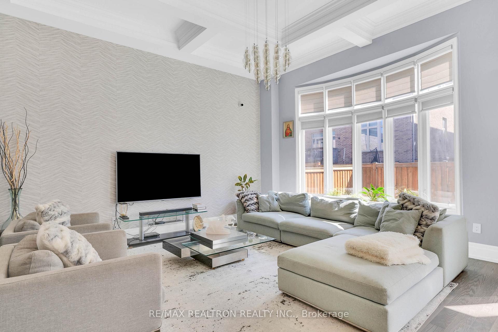 Photo 7 of 15 Cannes Avenue E, Vaughan, Vellore Village — HOMEH