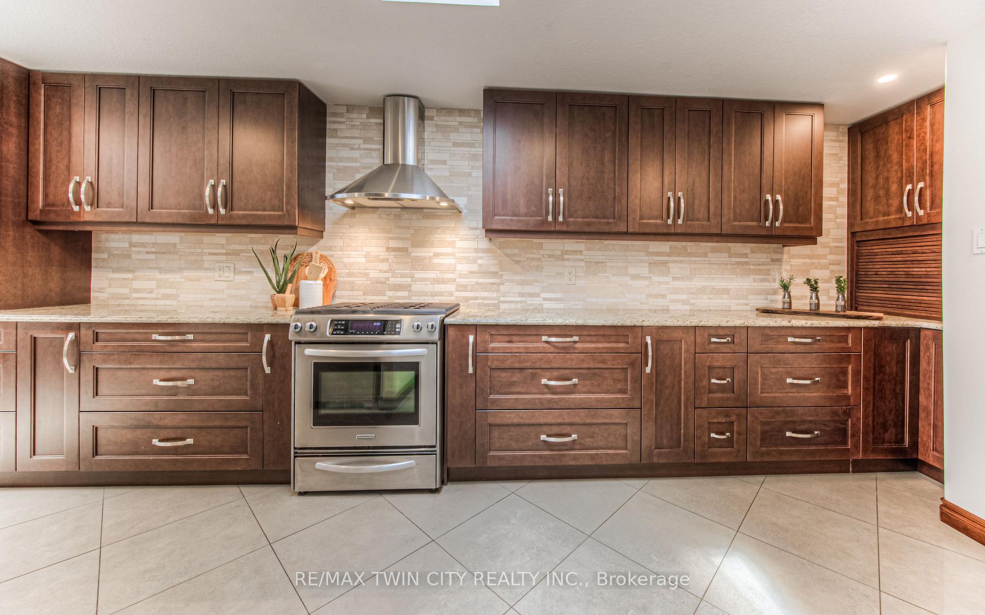 Photo 4 of 80 Morrison Road, Kitchener — HOMEH