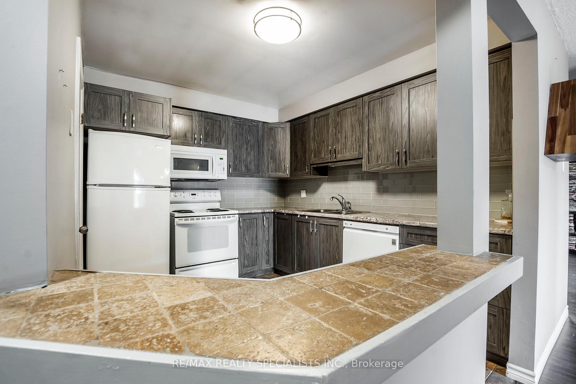Photo 10 of Unit 410, 565 Greenfield Avenue, Kitchener — HOMEH