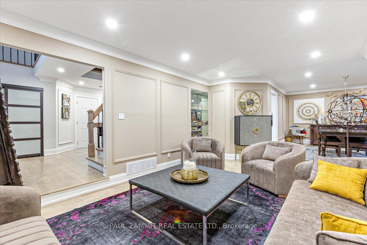 Photo 8 of 20 Ladyslipper Court, Markham, Bayview Glen — HOMEH