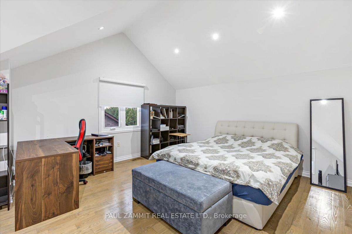 Photo 18 of 20 Ladyslipper Court, Markham, Bayview Glen — HOMEH