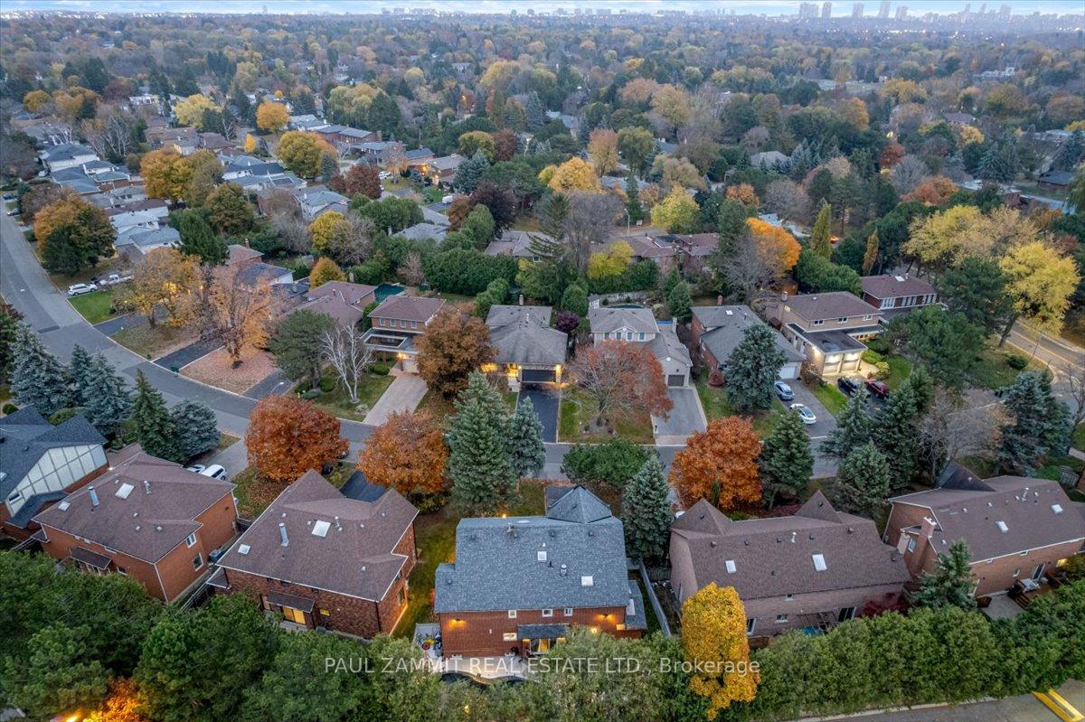Photo 16 of 20 Ladyslipper Court, Markham, Bayview Glen — HOMEH