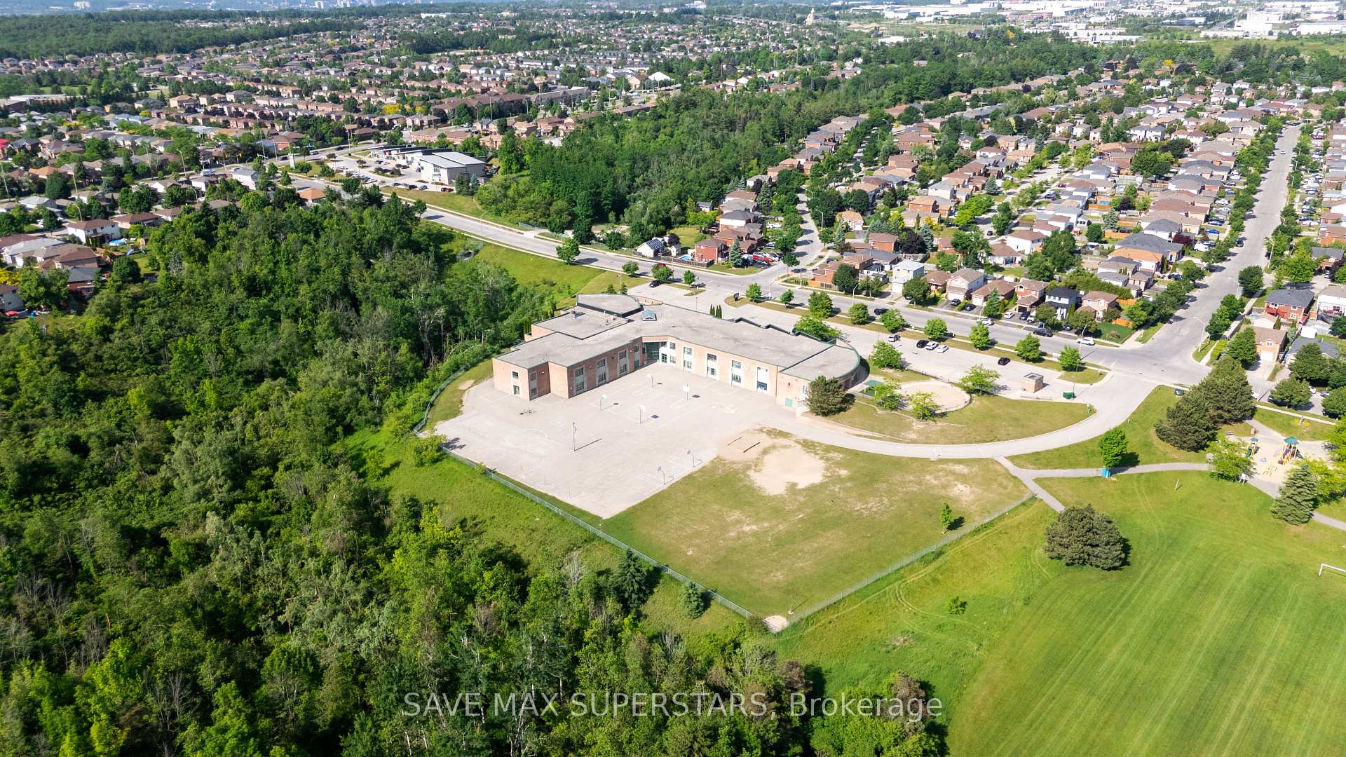 Photo 41 of 43 Violet Street, Barrie, Holly — HOMEH